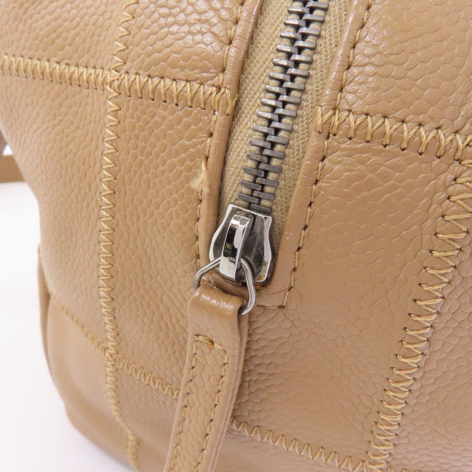 CHANEL 【激減優惠】牛皮皮革Lax Bowler Bag銀扣手挽袋卡其色