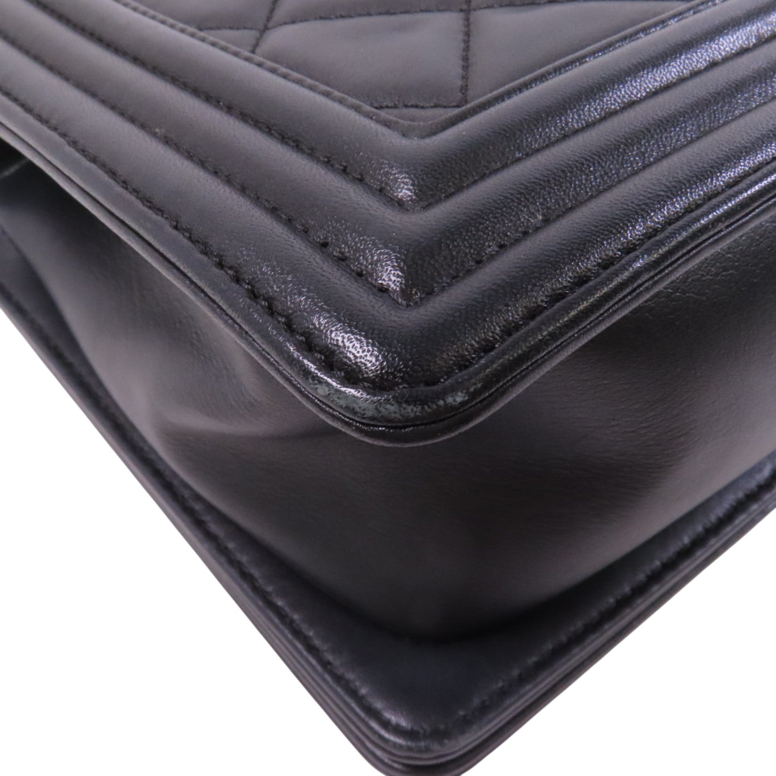 CHANEL 牛皮皮革Boy 28銀扣鏈帶肩背袋