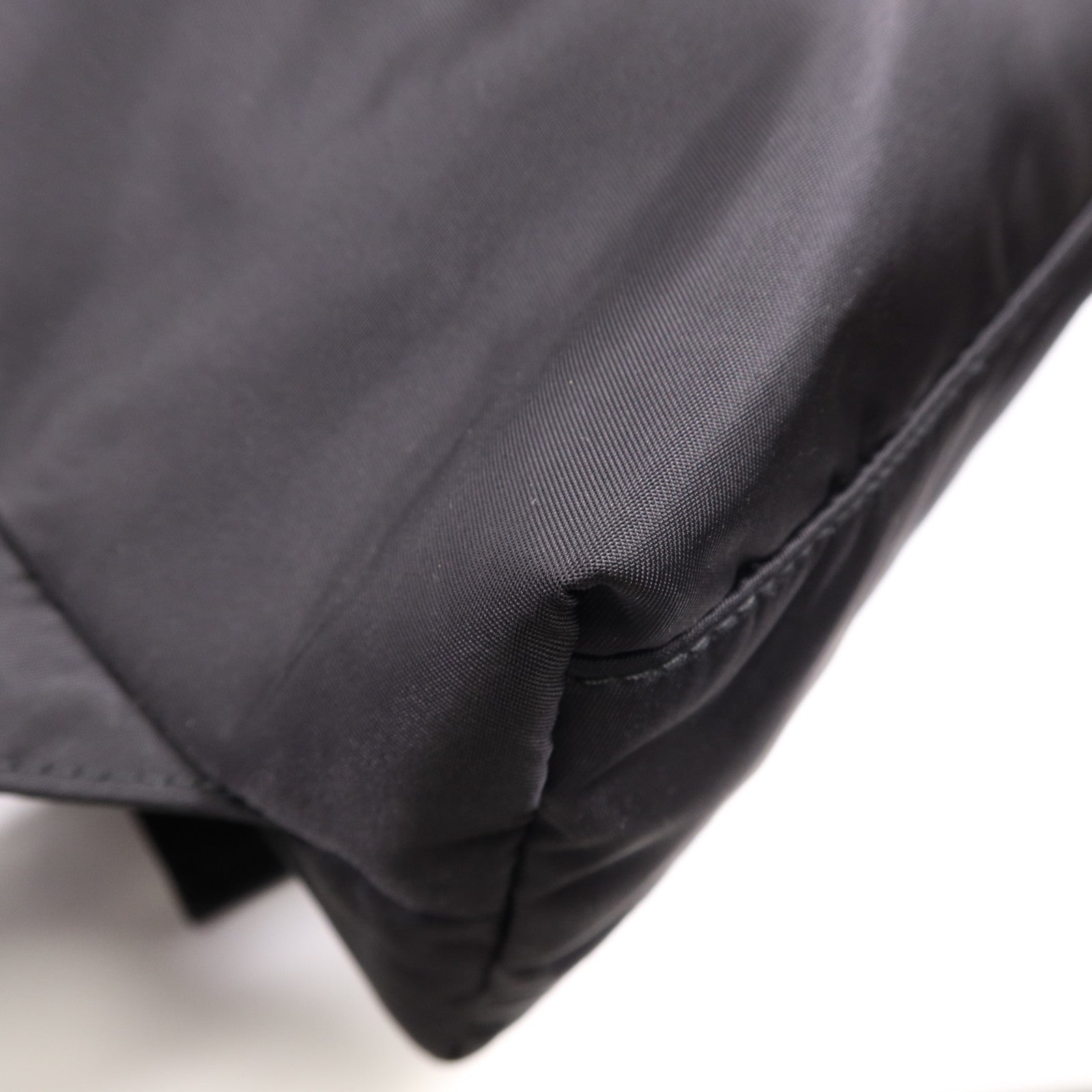 PRADA 尼龍Backpack銀扣背包