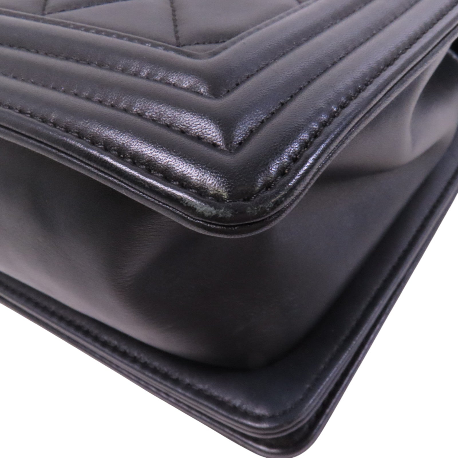 CHANEL 牛皮皮革Boy 28銀扣鏈帶肩背袋