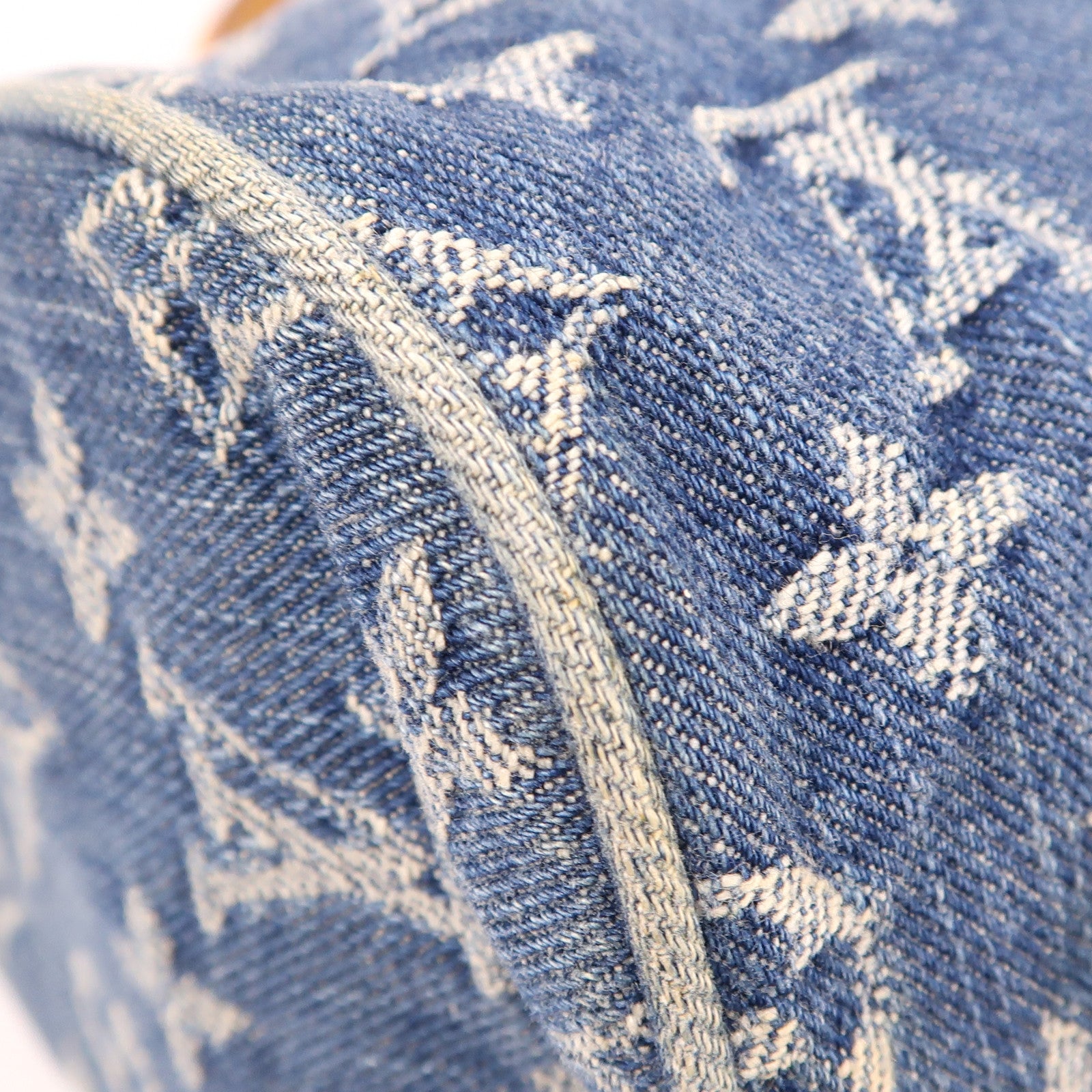 LOUIS VUITTON Monogram Denim Neo Speedy金扣手挽袋