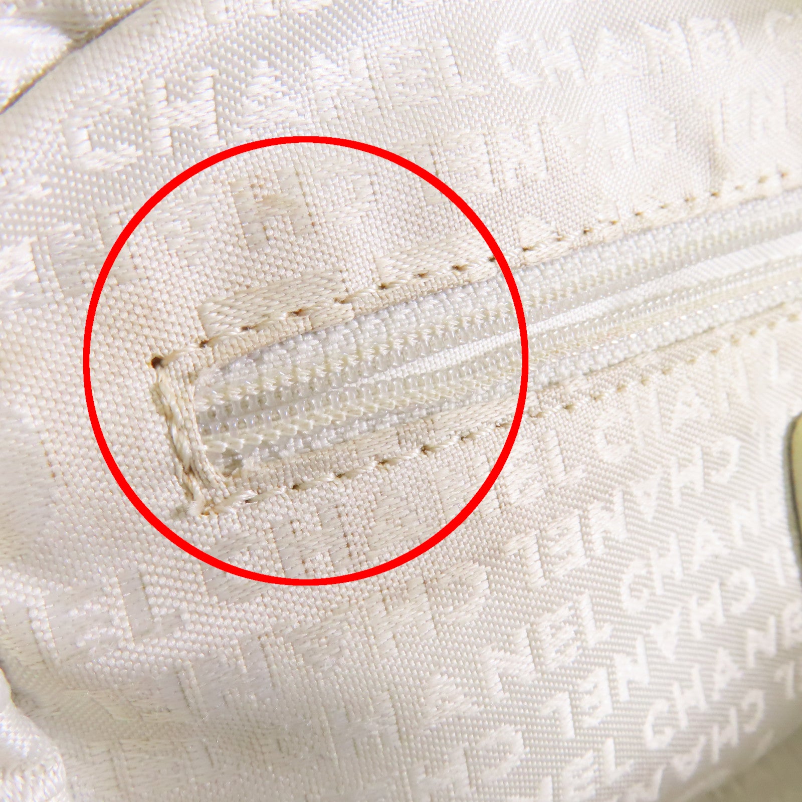CHANEL 【激減優惠】牛皮皮革Lax Bowler Bag銀扣手挽袋卡其色