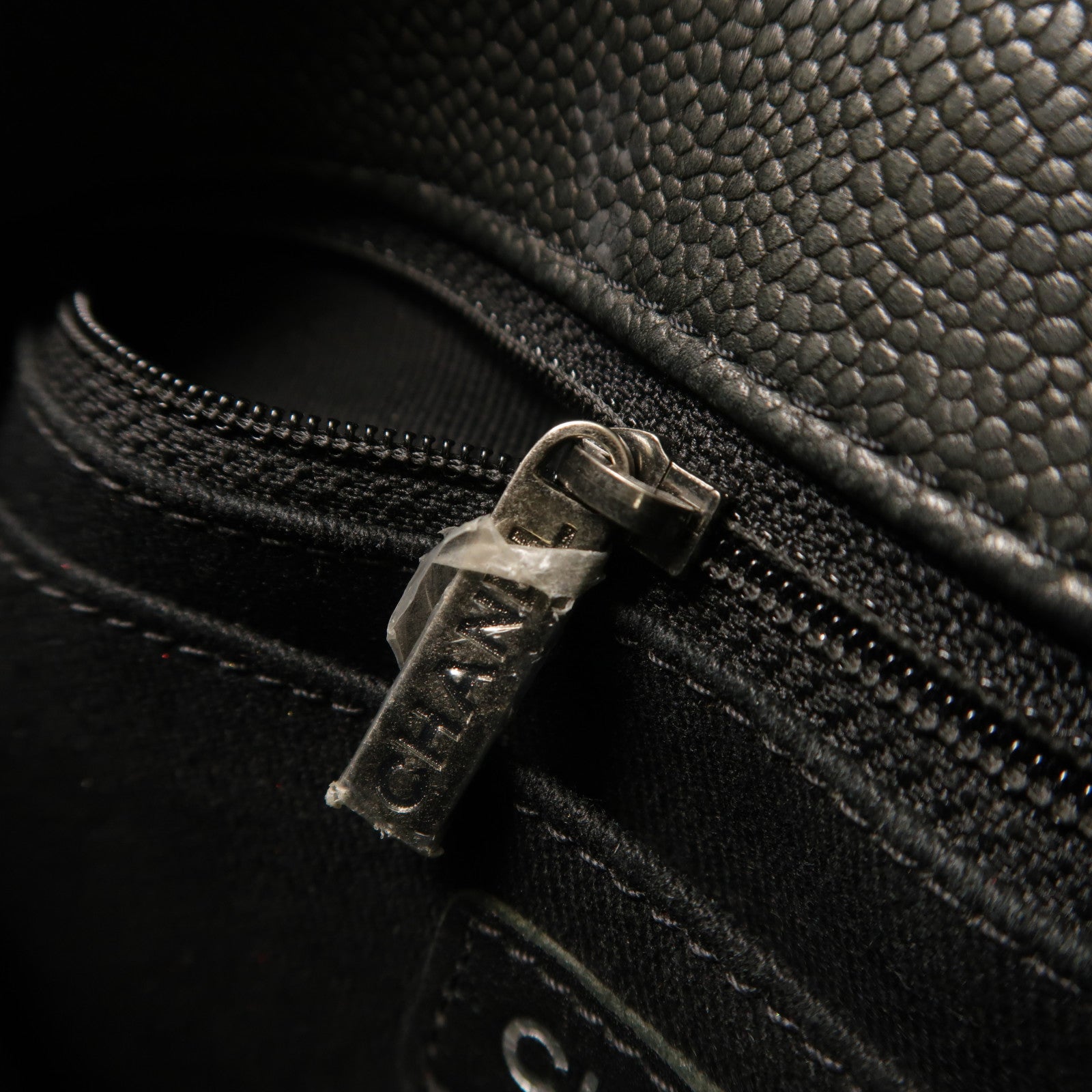 CHANEL 牛皮皮革Chain Shoulder銀扣鏈帶肩背袋