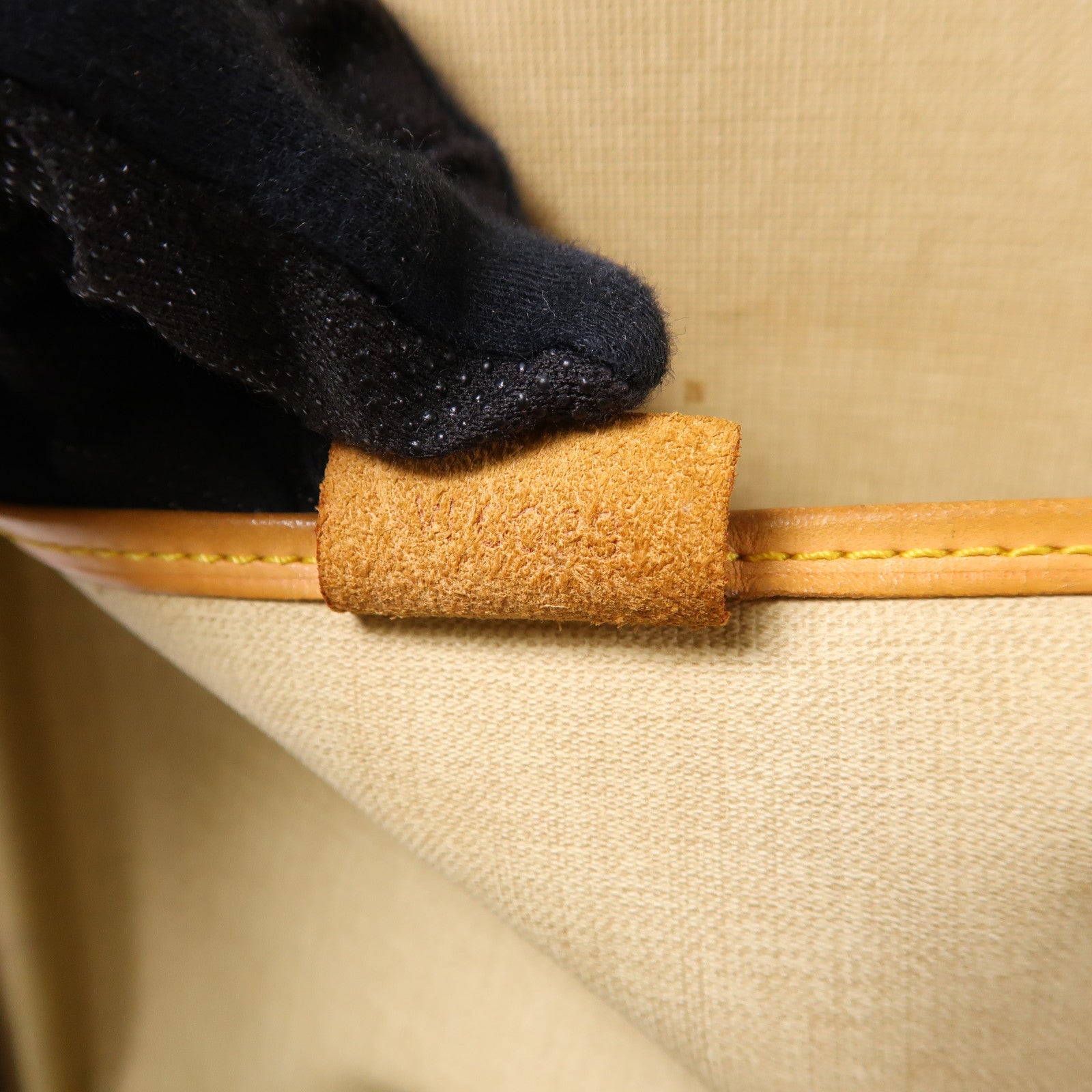 LOUIS VUITTON Monogram Excursion Shoe Case金扣手挽袋