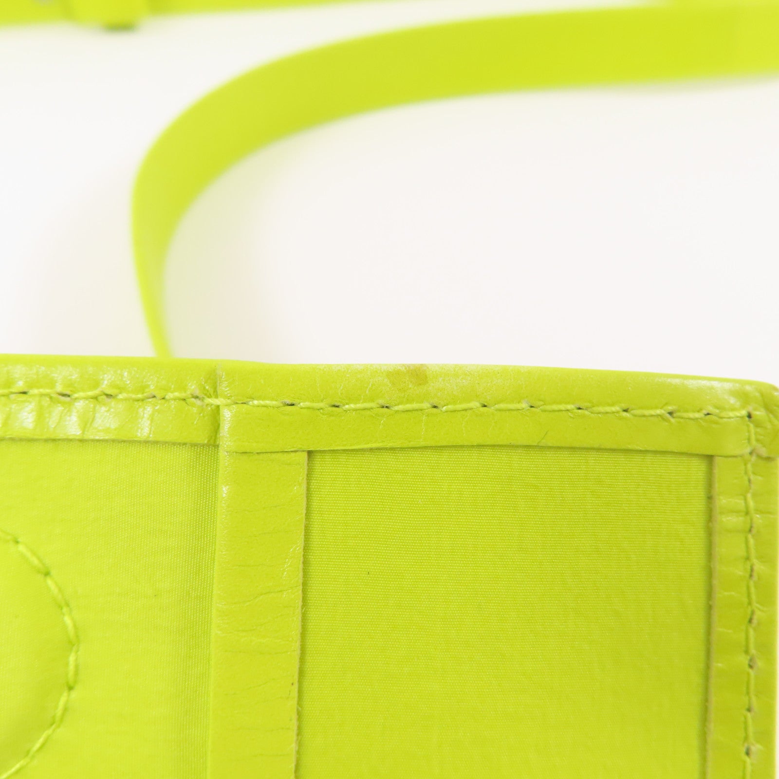 BOTTEGA VENETA 牛皮皮革Cassette Bag肩背袋