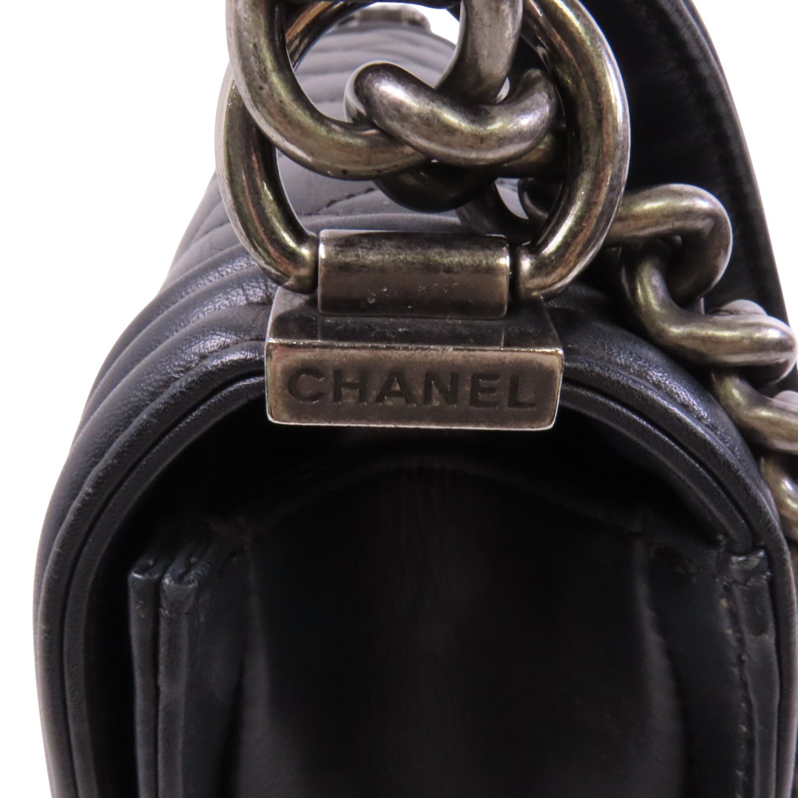 CHANEL 牛皮皮革Boy 28銀扣鏈帶肩背袋