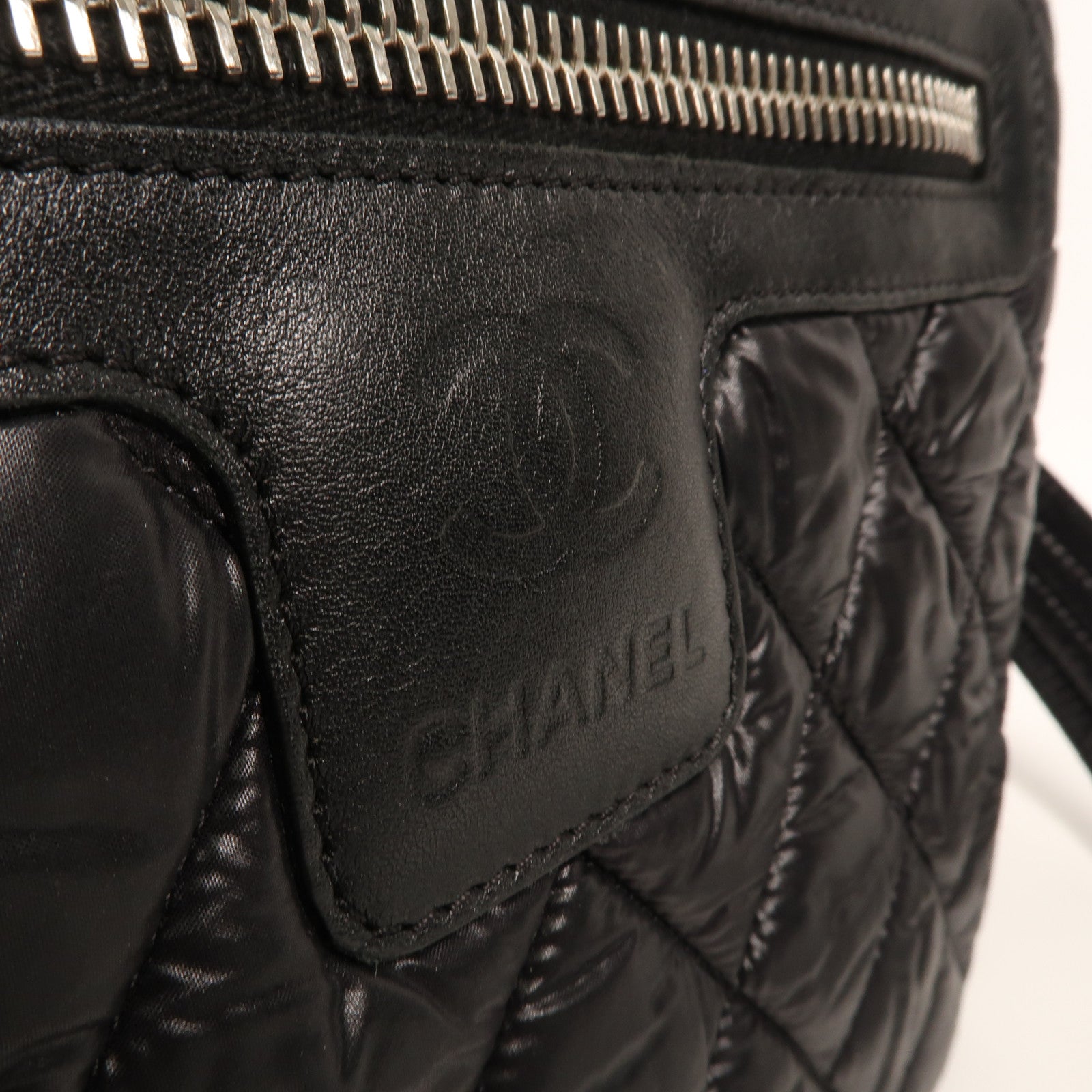 CHANEL 尼龍Coco Cocoon Messenger PM銀扣肩背袋