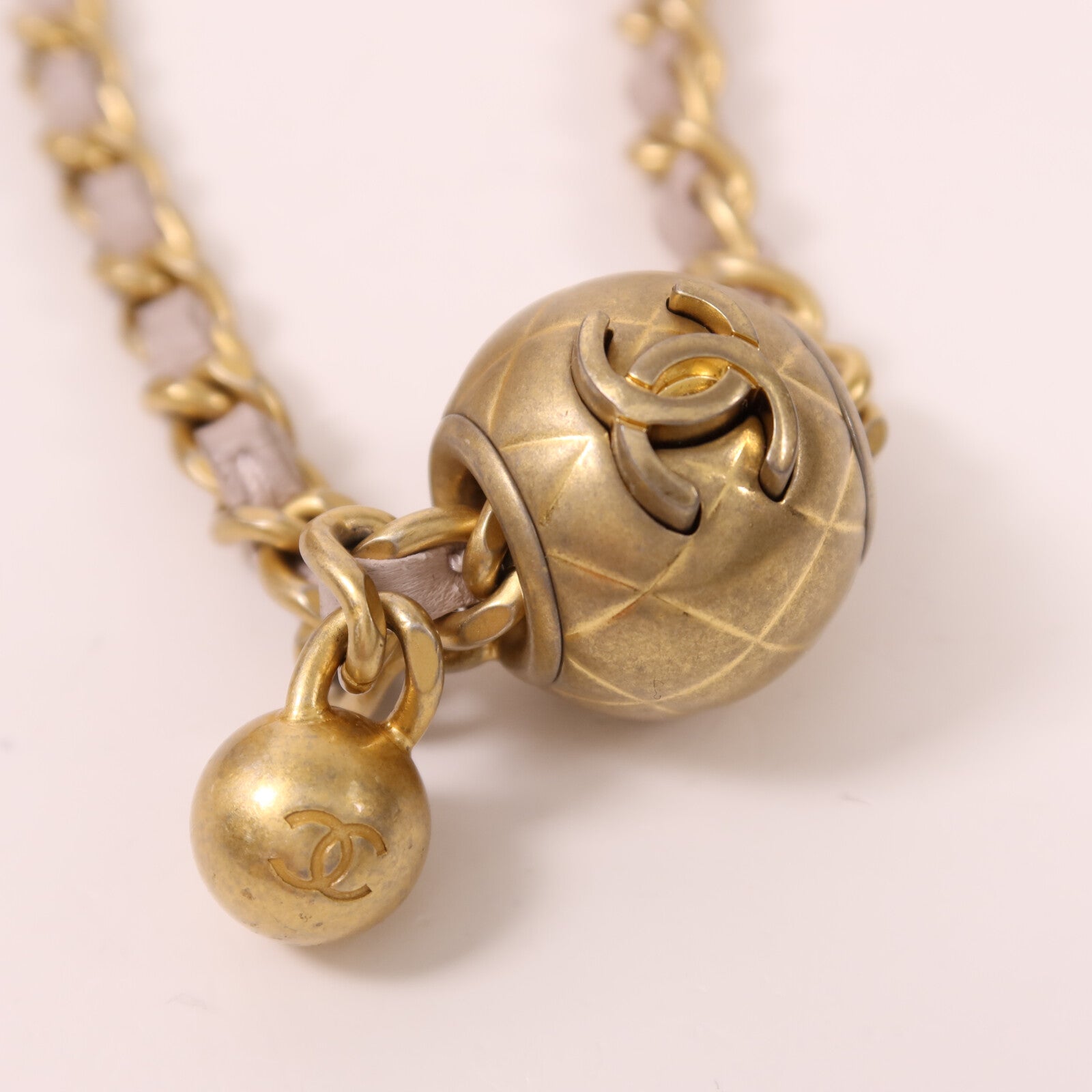 CHANEL 【激減優惠】羊皮皮革Gold Ball Vanity Case金扣鏈帶肩背袋