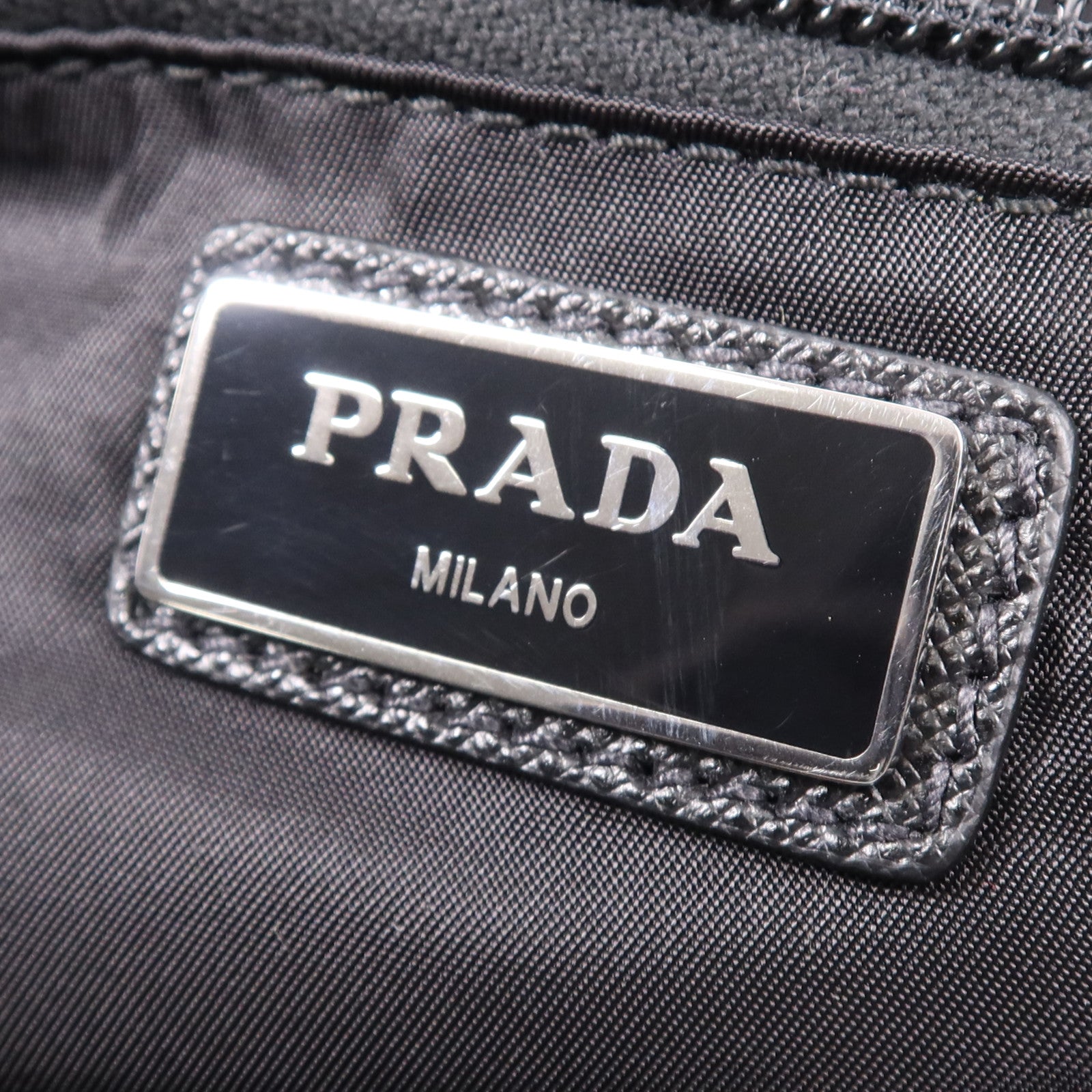 PRADA 尼龍Backpack銀扣背包