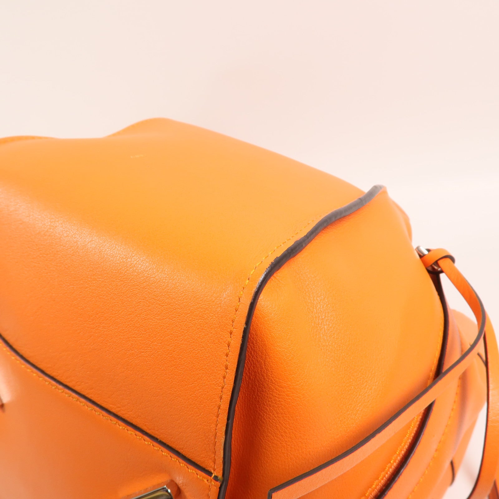 LOEWE 牛皮皮革Hammock Small銀扣手挽肩背兩用袋