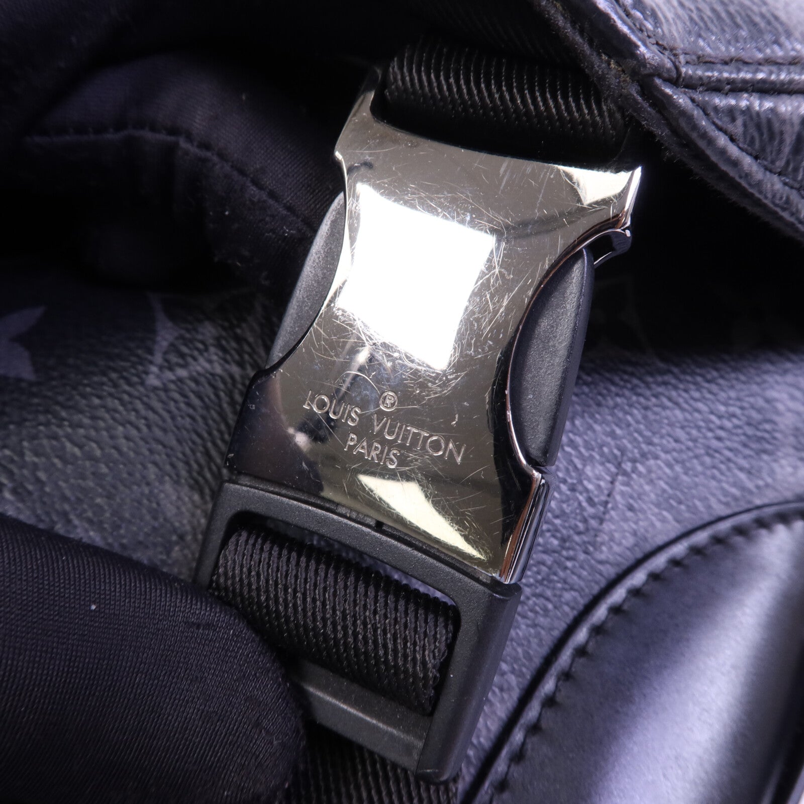 LOUIS VUITTON Monogram Eclipse Messenger PM Voyager銀扣肩背袋