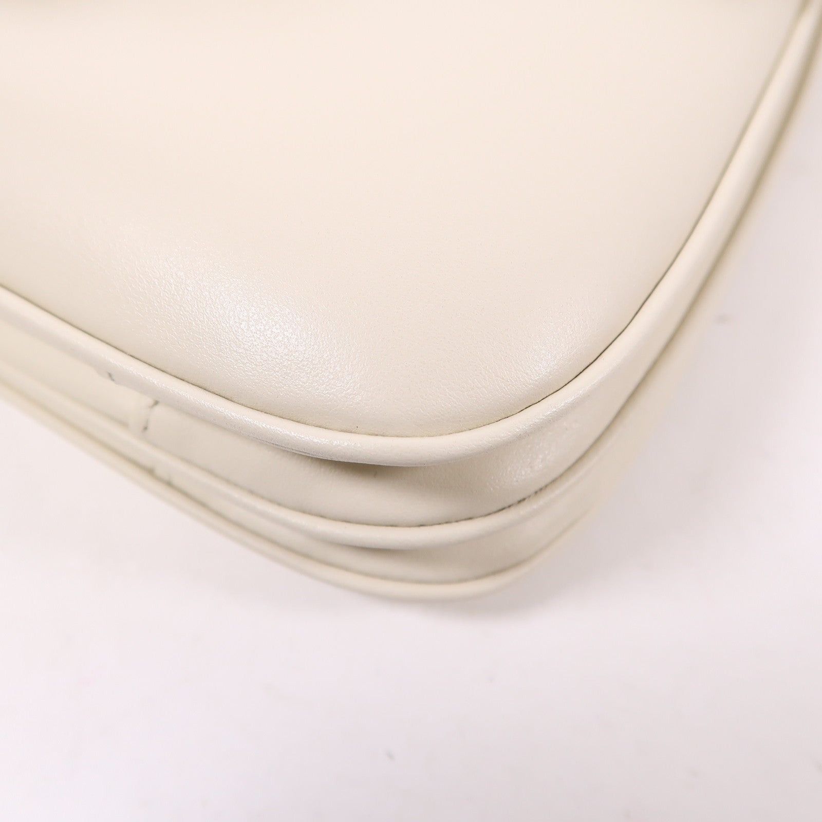 CELINE 【激減優惠】牛皮皮革Medium Tabou金扣肩背袋