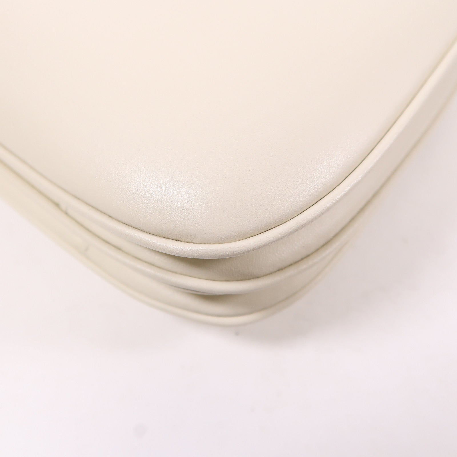 CELINE 【激減優惠】牛皮皮革Medium Tabou金扣肩背袋