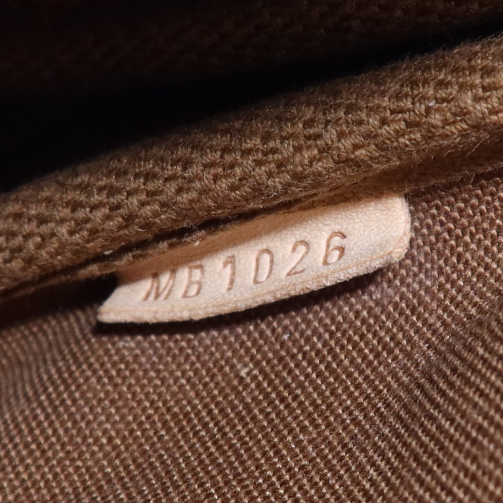 LOUIS VUITTON Monogram Saumur 30金扣肩背袋棕色