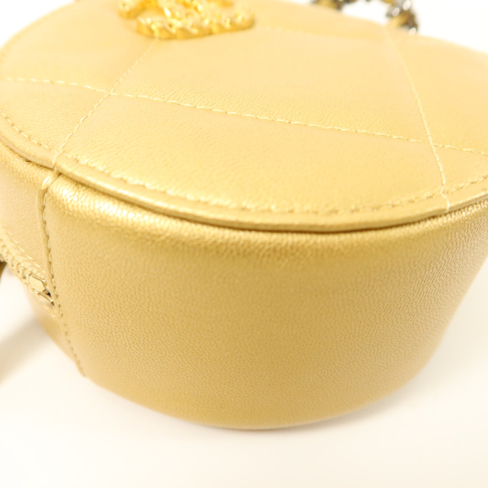 CHANEL 羊皮皮革C19 Round Clutch鏈帶手挽肩背兩用袋