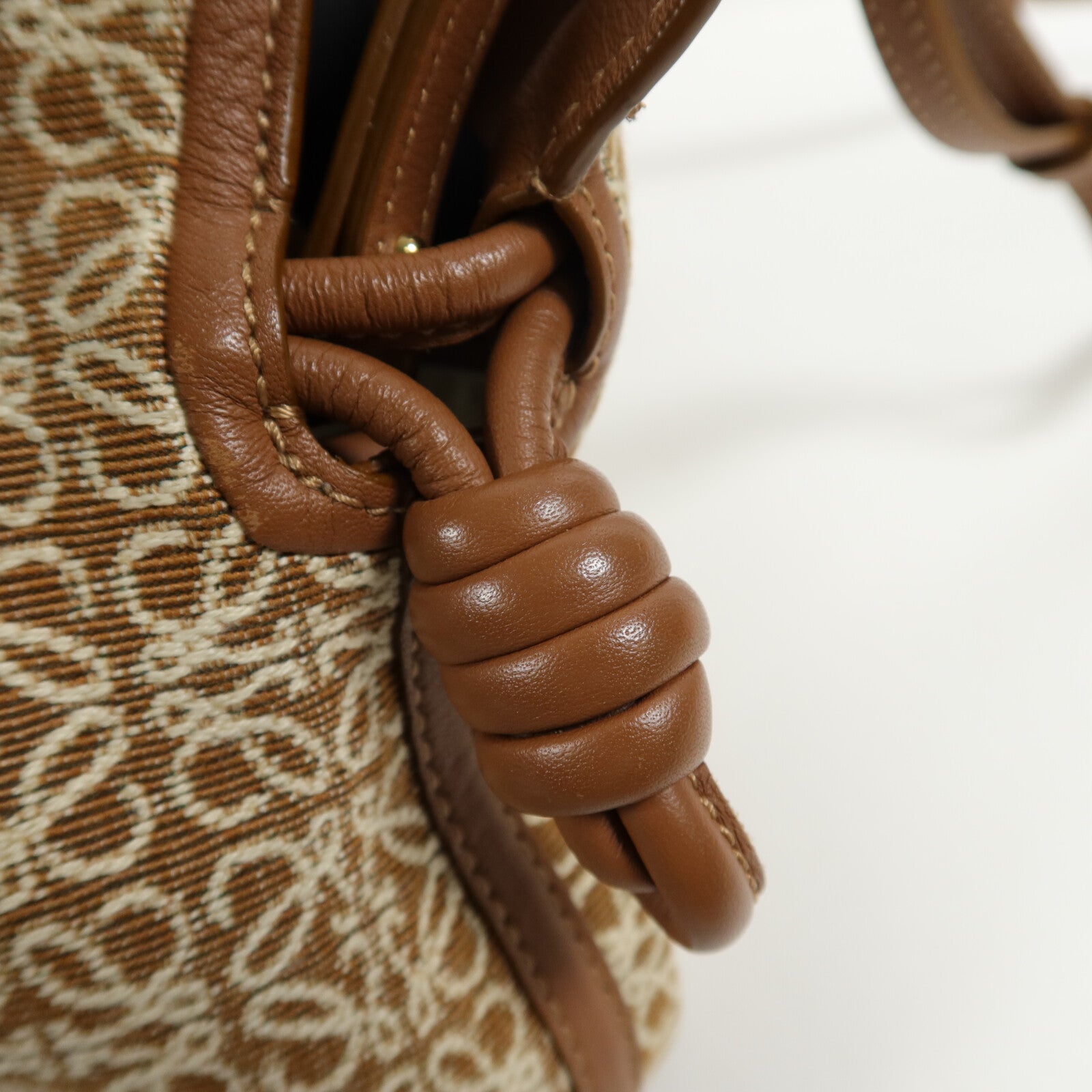 LOEWE 帆布Shoulder Bag肩背袋