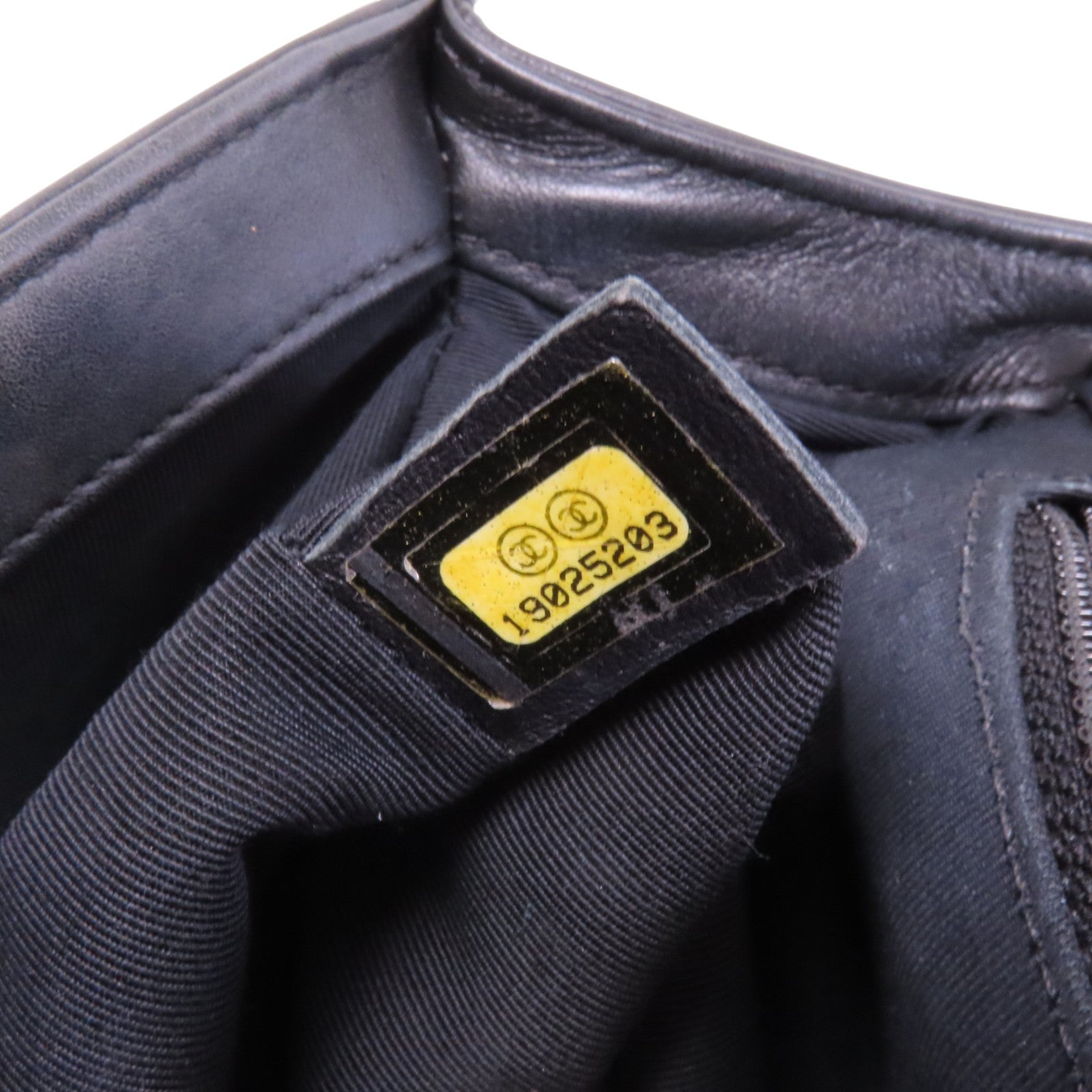 CHANEL 牛皮皮革Boy 28銀扣鏈帶肩背袋