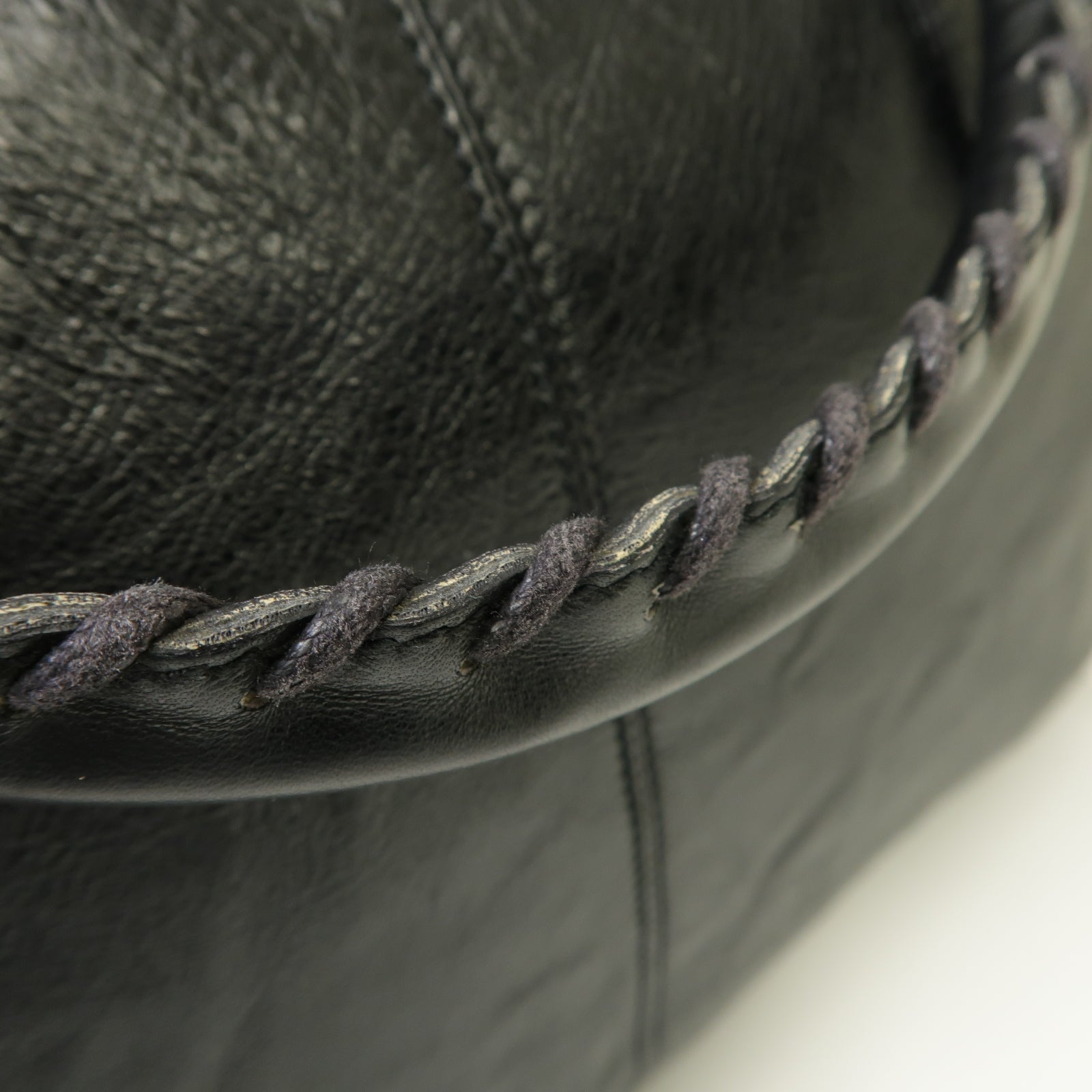 BALENCIAGA 牛皮皮革Weekender金扣肩背袋黒色