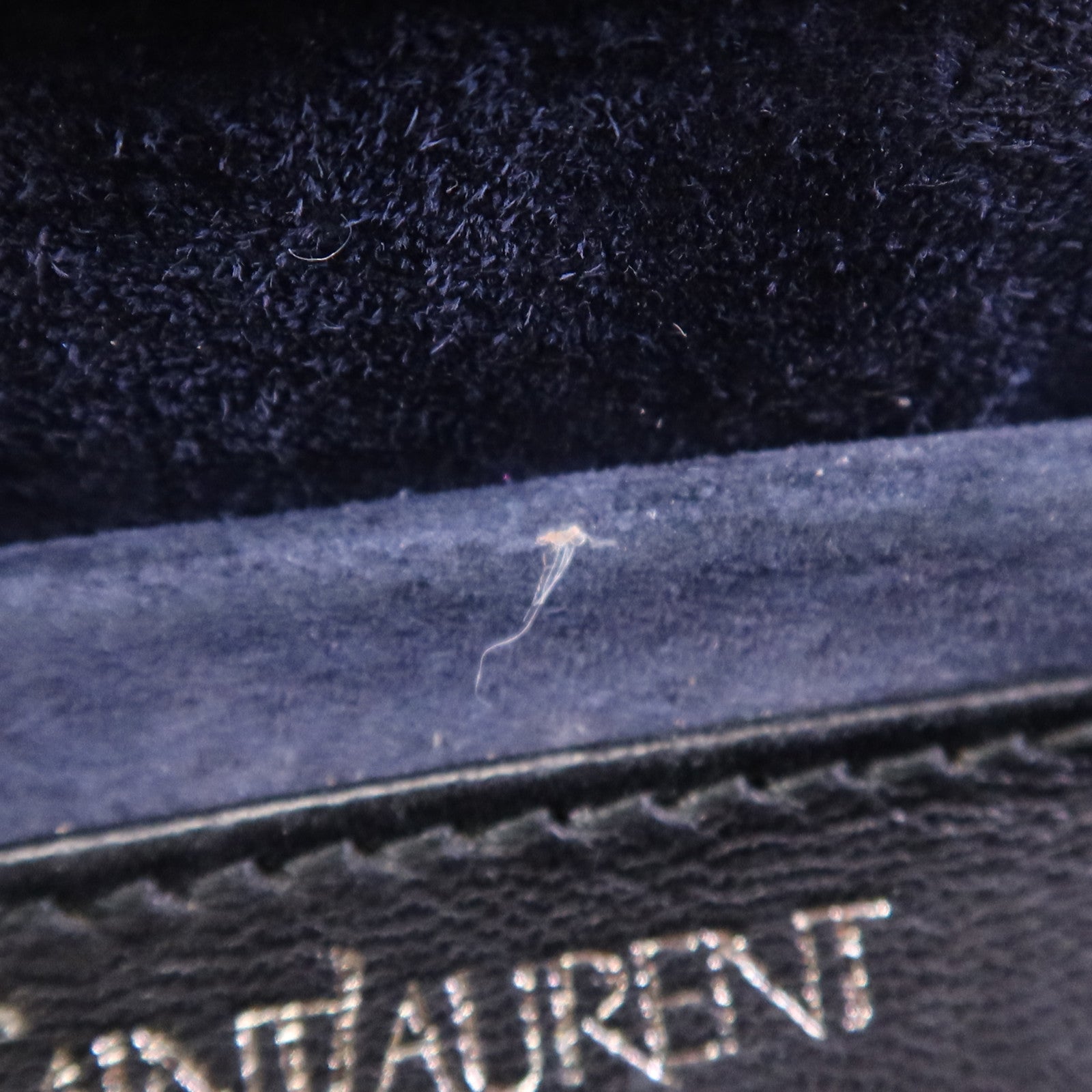 YVES SAINT LAURENT 麂皮皮革Le Sixieme銀扣肩背袋