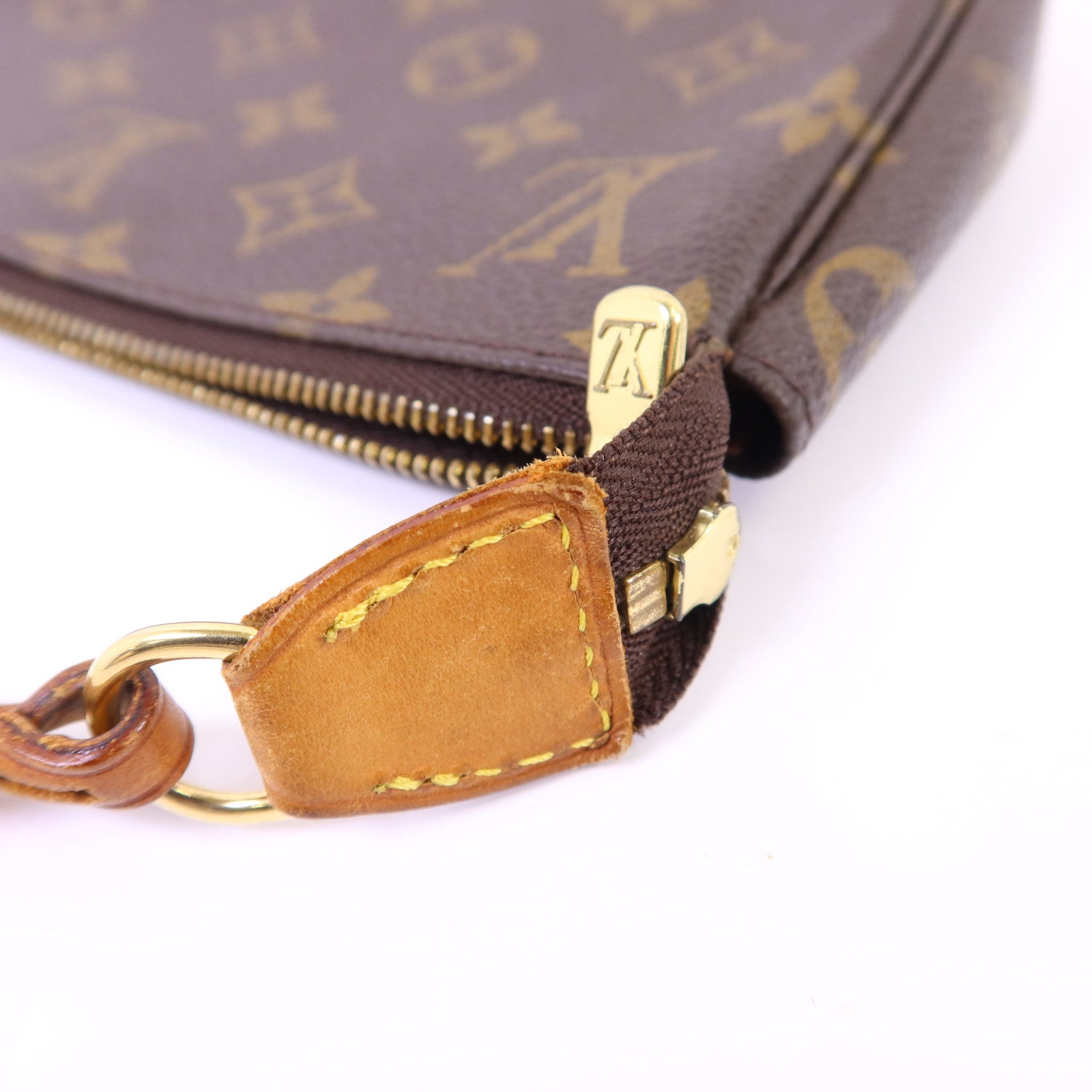 LOUIS VUITTON Monogram Pochette Accessoires金扣手挽袋棕色
