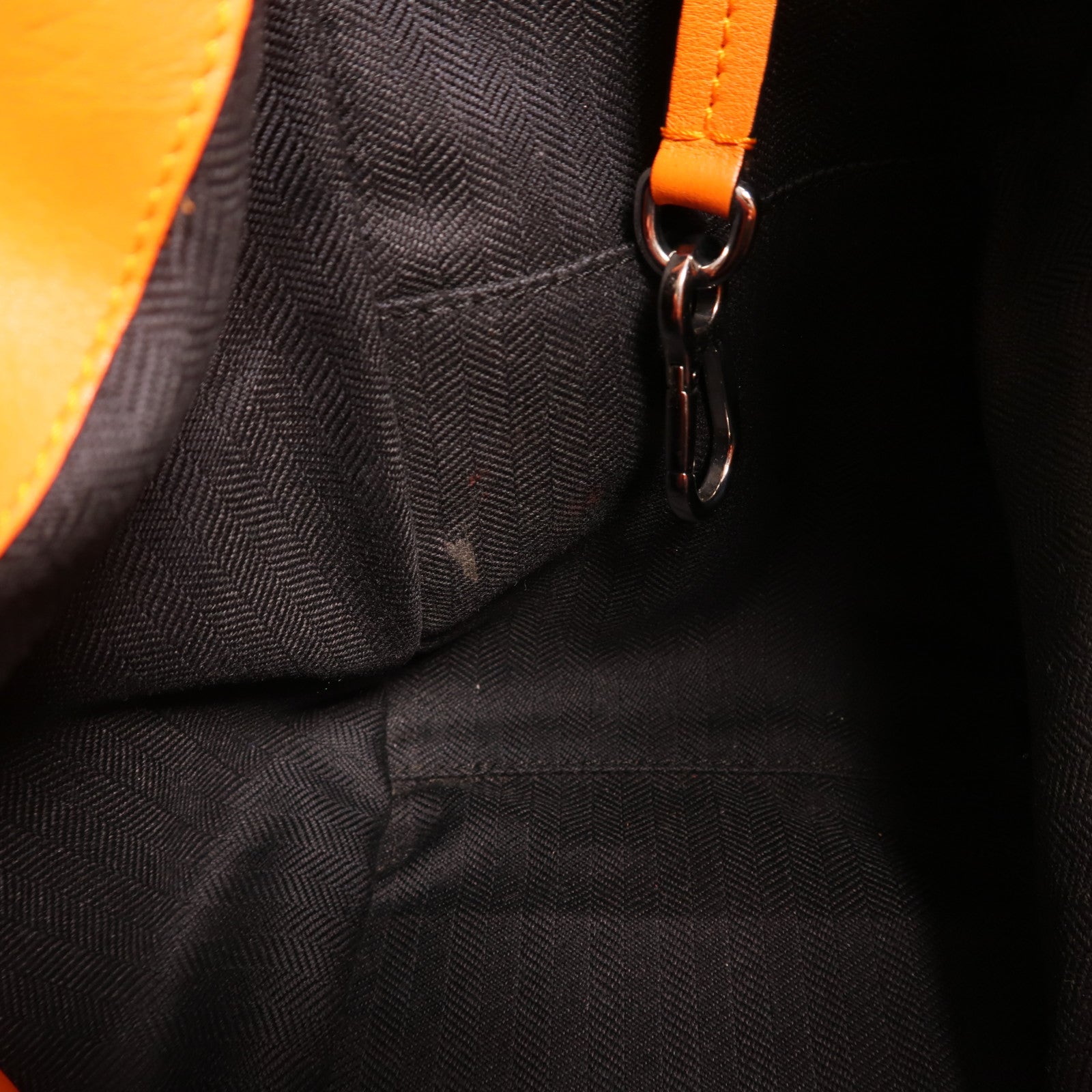 LOEWE 牛皮皮革Hammock Small銀扣手挽肩背兩用袋