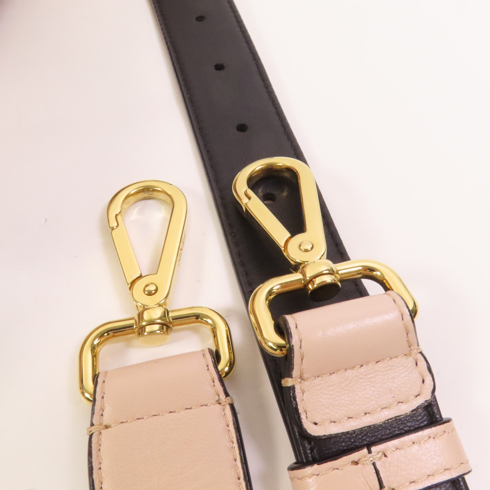 FENDI 羊皮皮革Shoulder Bag金扣肩背袋