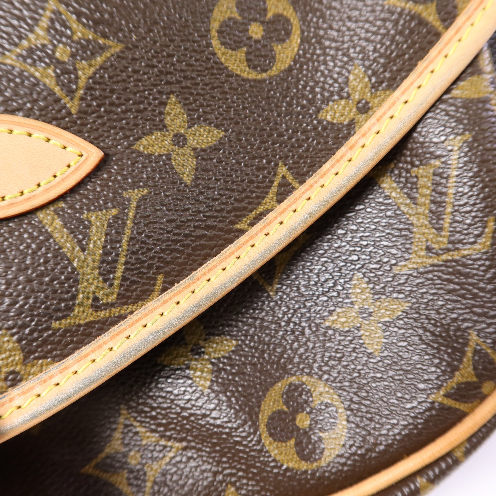 LOUIS VUITTON Monogram Saumur 30金扣肩背袋棕色