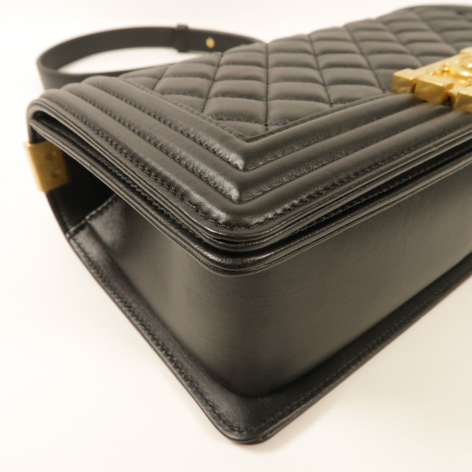 CHANEL 羊皮皮革Boy Chanel 25肩背袋