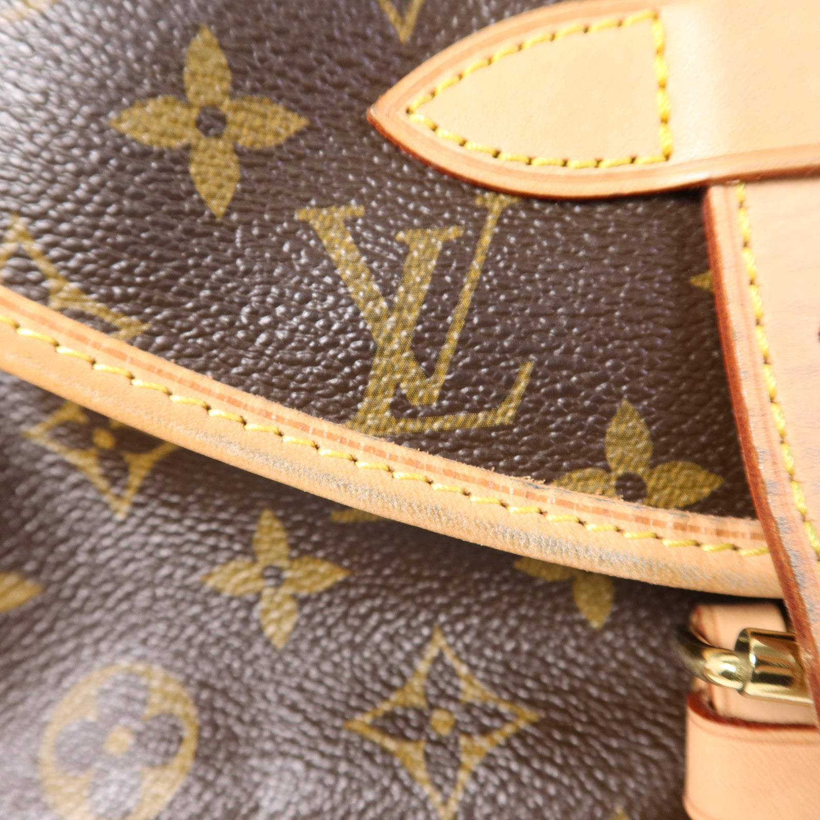 LOUIS VUITTON Monogram Saumur 30金扣肩背袋棕色