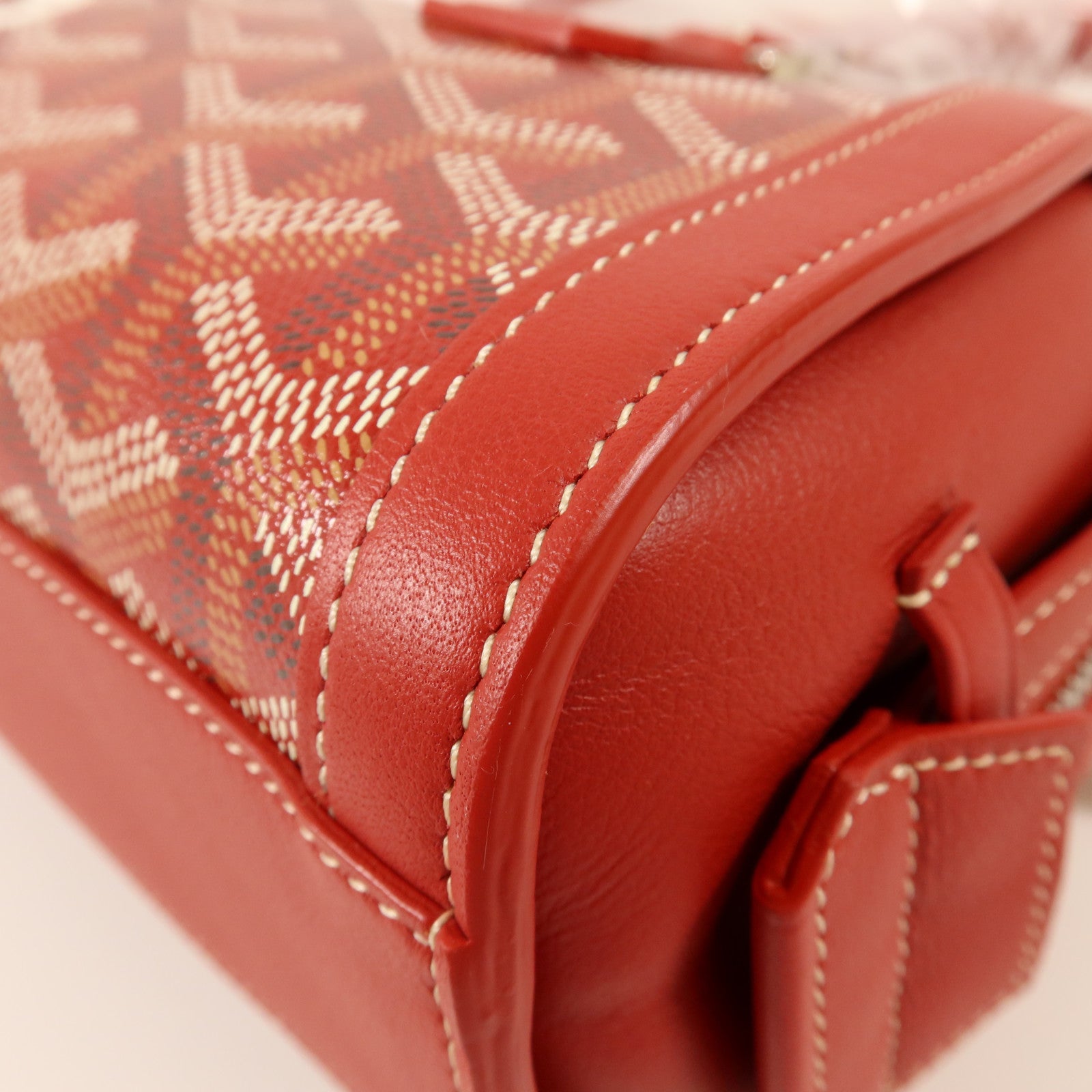 GOYARD 塗層帆布Bonbonniere銀扣肩背袋