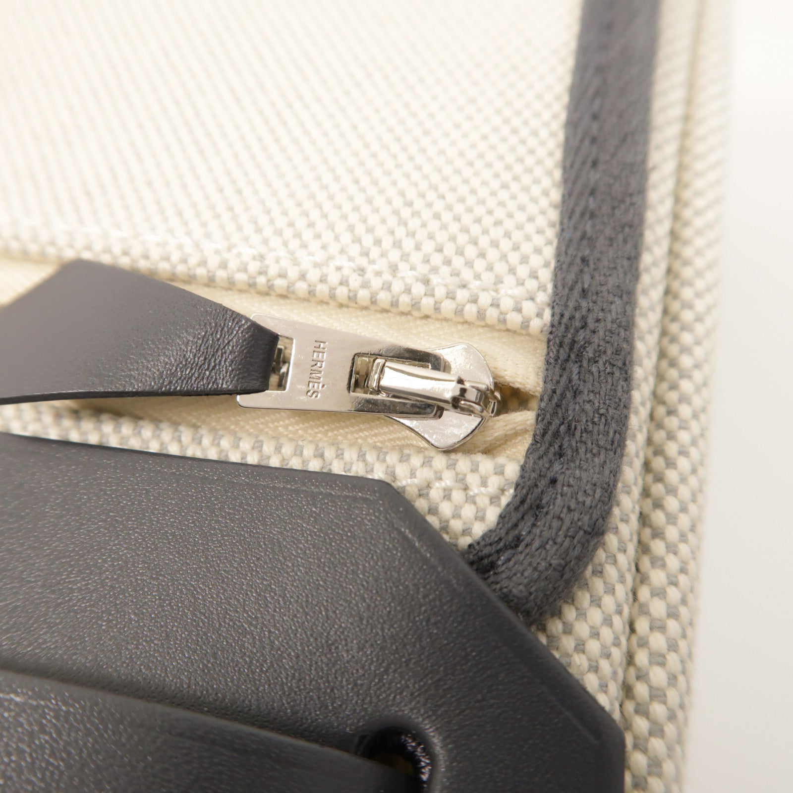 HERMES Toile H帆布/Vache Hunter皮革Mini Herbag銀扣肩背袋Ardoise