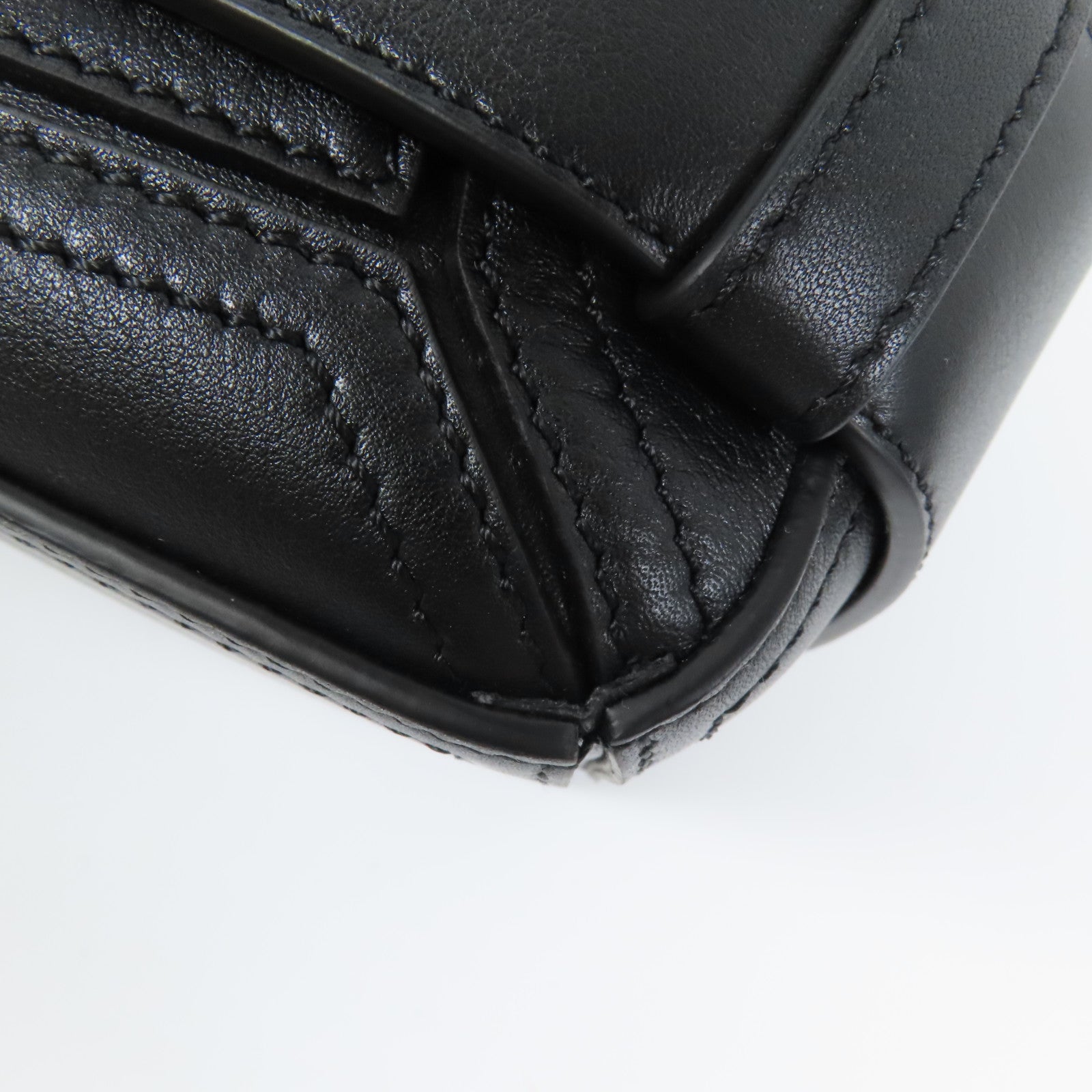 LOEWE 牛皮皮革Puzzle Biker Small銀扣手挽袋