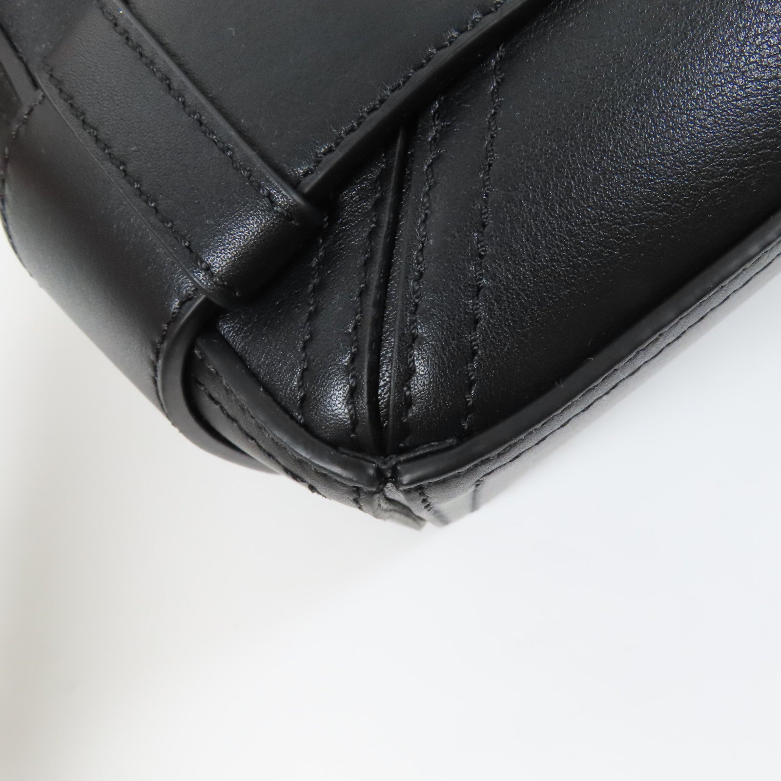 LOEWE 牛皮皮革Puzzle Biker Small銀扣手挽袋