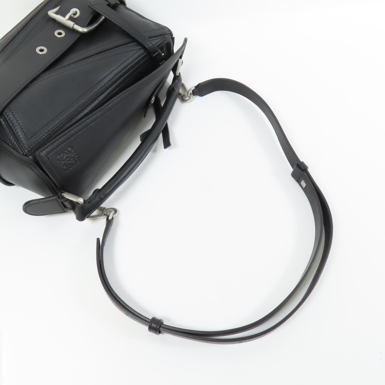 LOEWE 牛皮皮革Puzzle Biker Small銀扣手挽袋