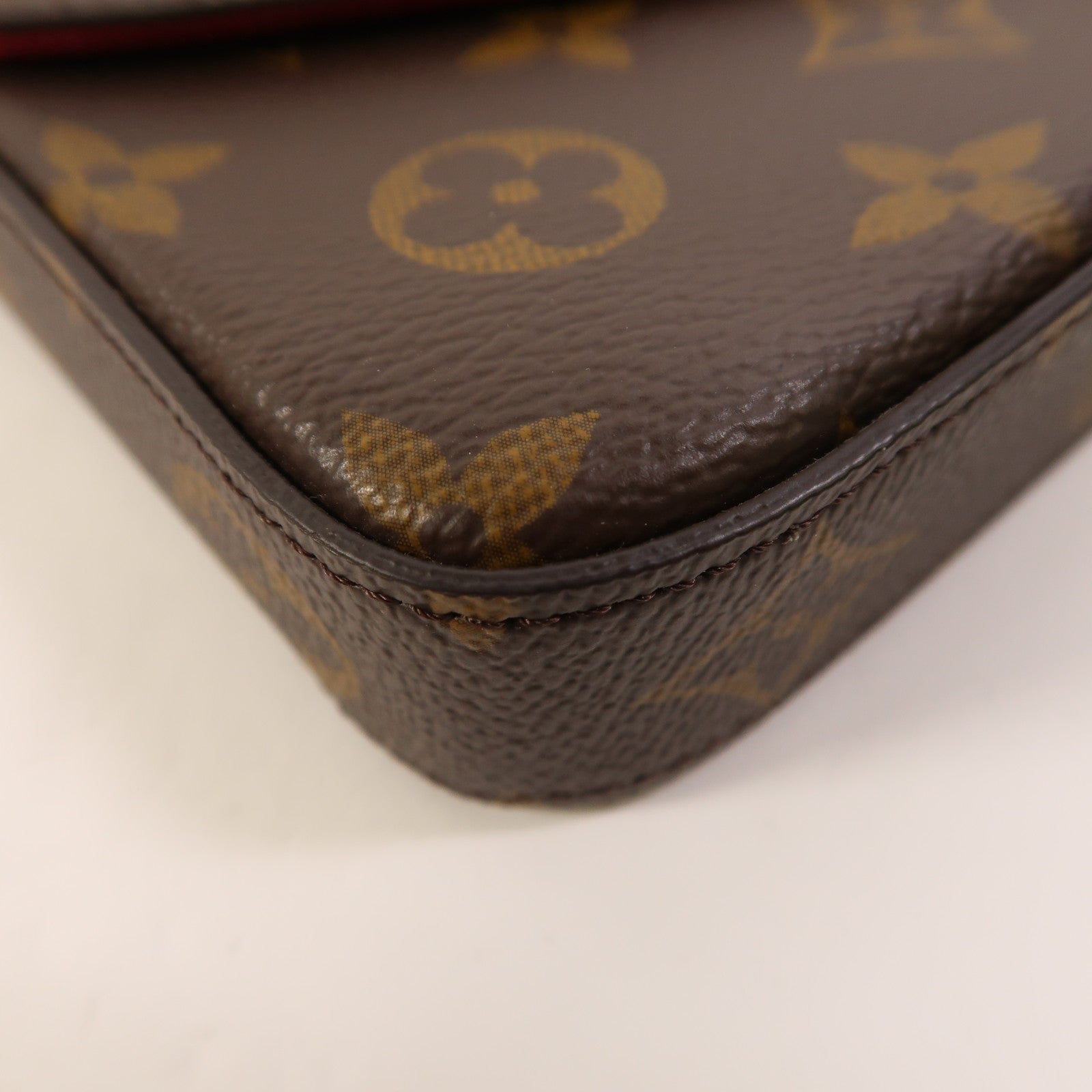 LOUIS VUITTON Monogram Pochette Felicie金扣鏈帶肩背袋