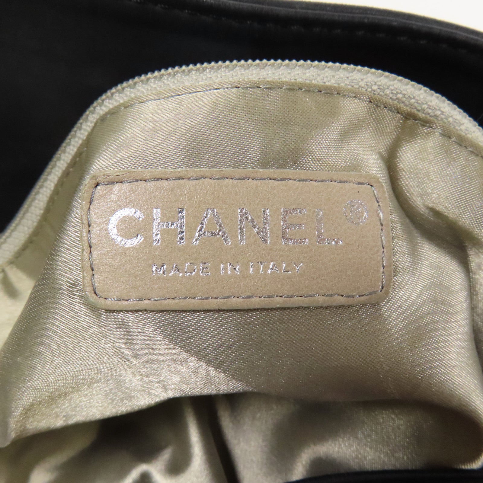 CHANEL 牛皮皮革Shoulder Bag銀扣肩背袋