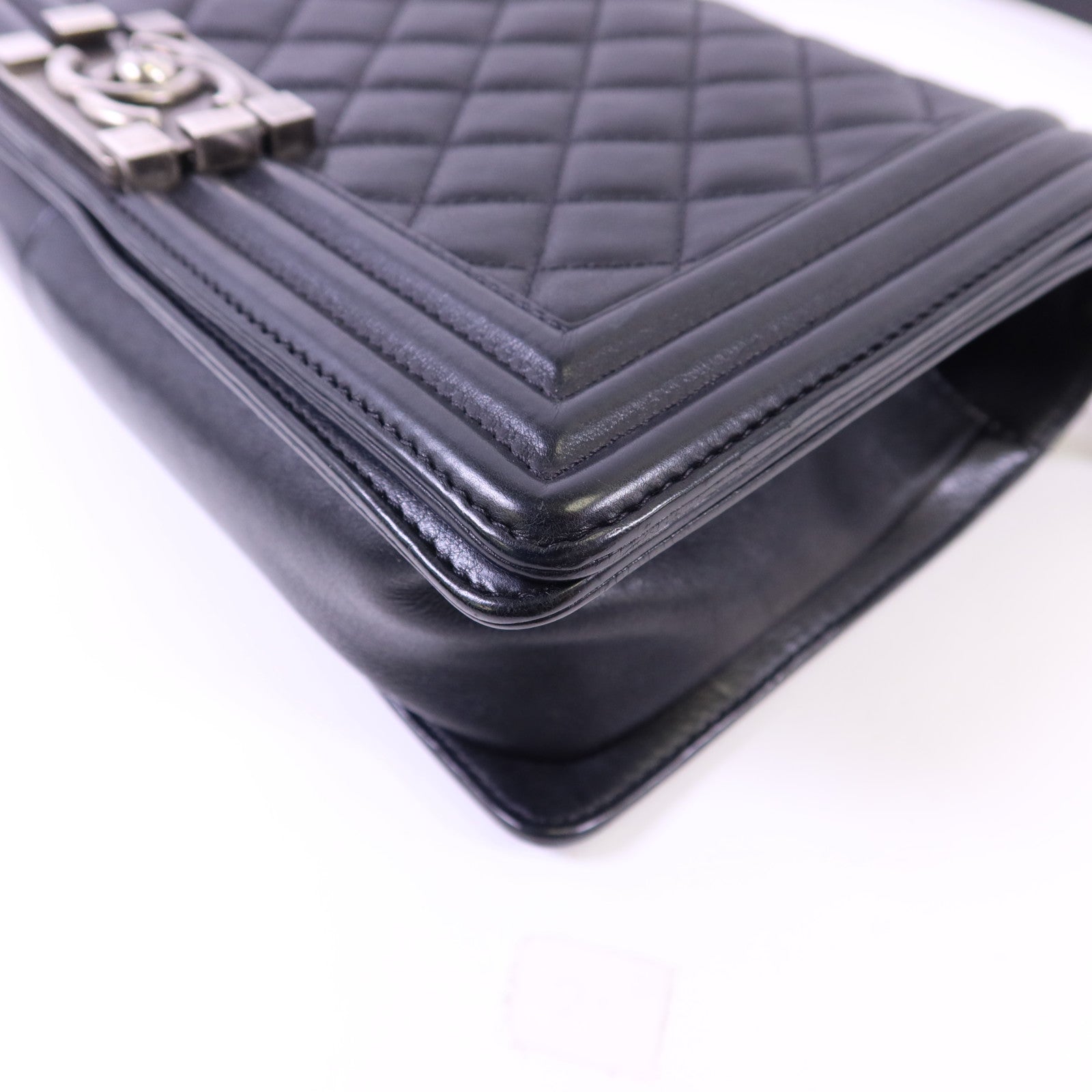CHANEL 牛皮皮革Boy 25鏈帶肩背袋
