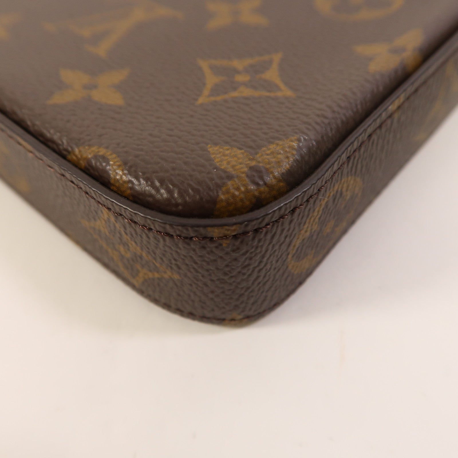 LOUIS VUITTON Monogram Pochette Felicie金扣鏈帶肩背袋