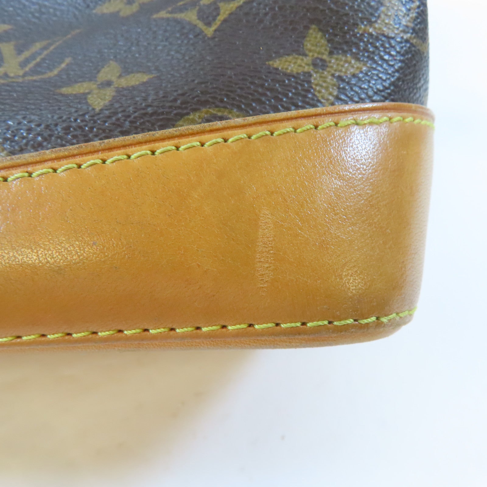 LOUIS VUITTON (PRICE DOWN) LV GHW Lockit Horizontal Shoulder Handbag M40104 Monogram Brown