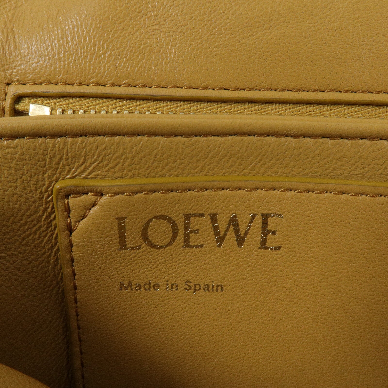 LOEWE 羊皮皮革Goya Puffer鏈帶肩背袋