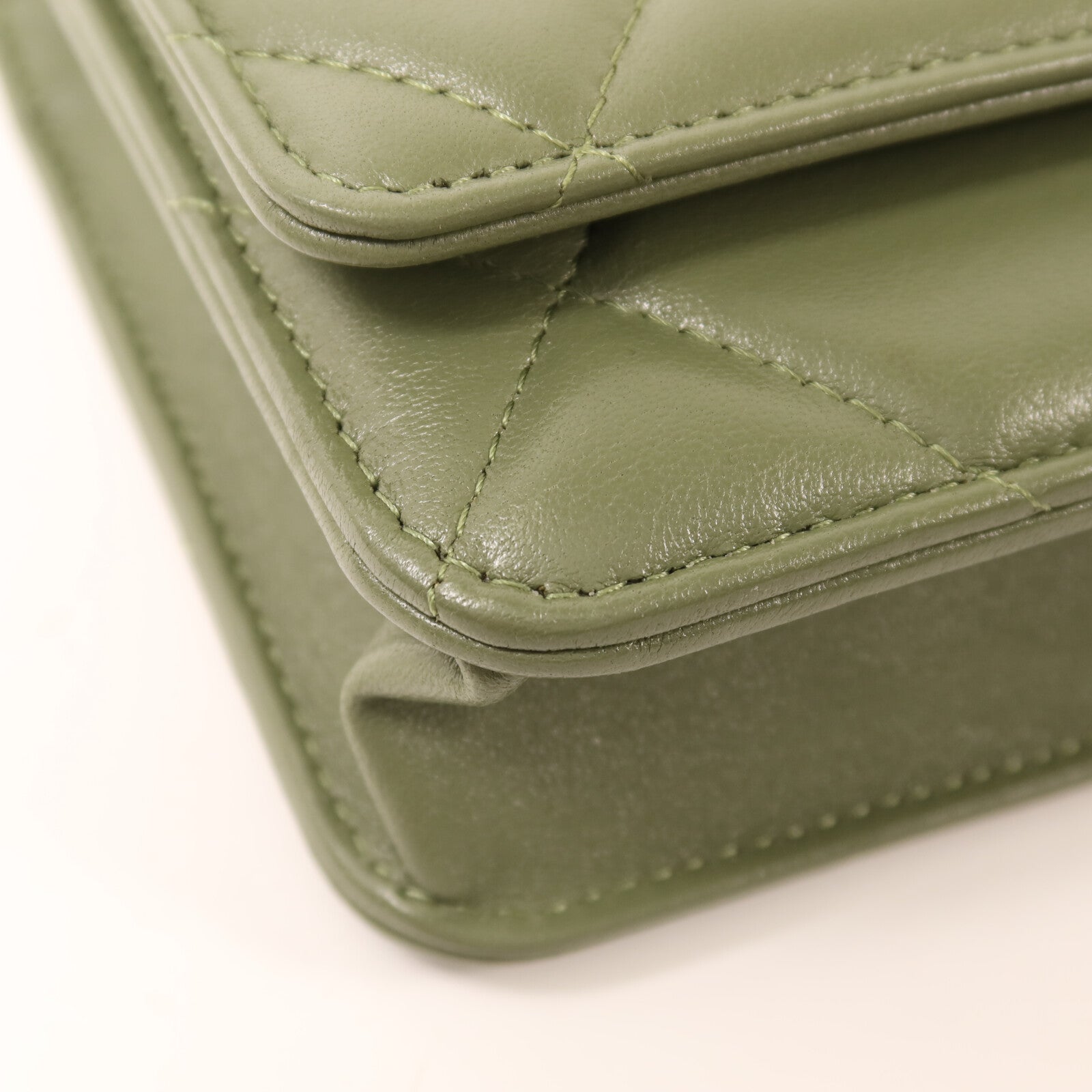 CHANEL 羊皮皮革Chanel 19 Wallet On Chain鏈帶肩背袋