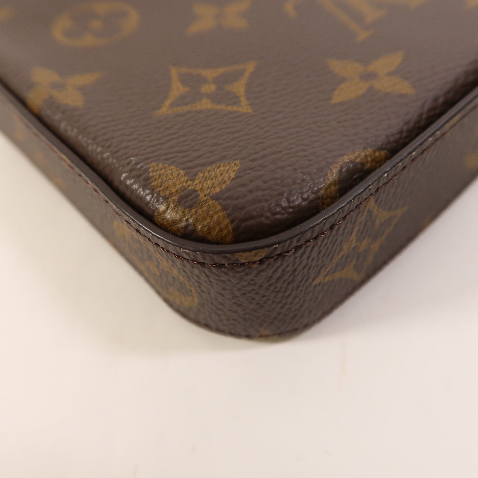 LOUIS VUITTON Monogram Pochette Felicie金扣鏈帶肩背袋