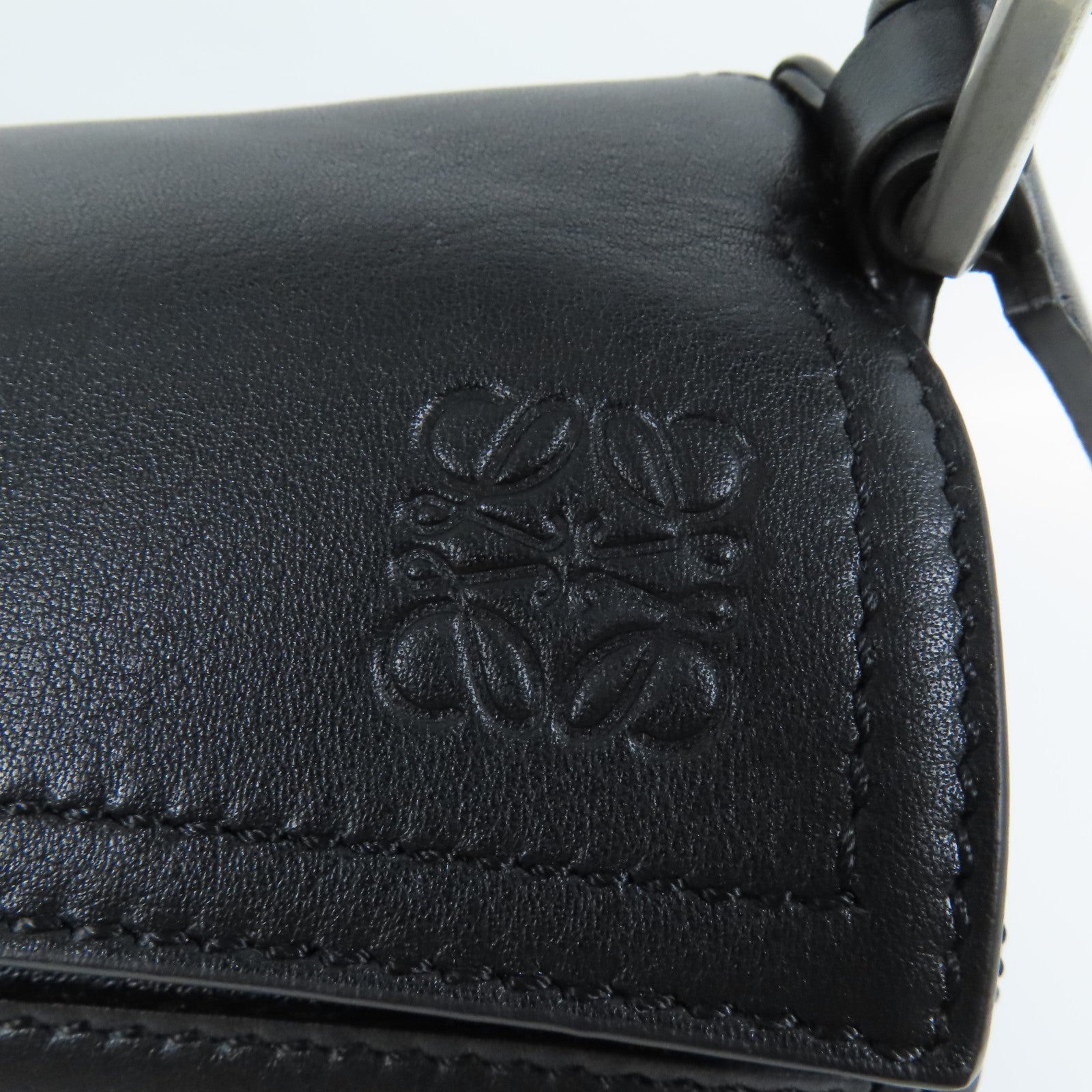 LOEWE 牛皮皮革Puzzle Biker Small銀扣手挽袋