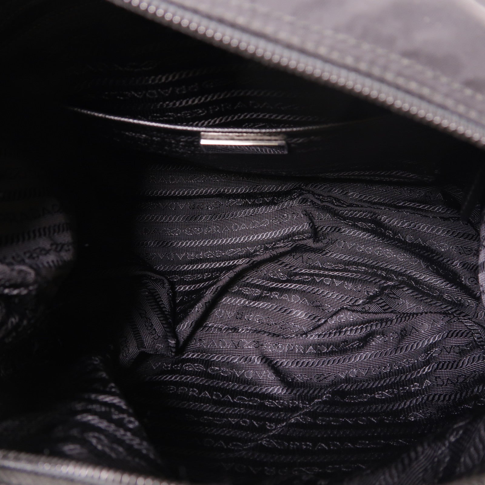 PRADA 尼龍Shoulder Bag銀扣肩背袋