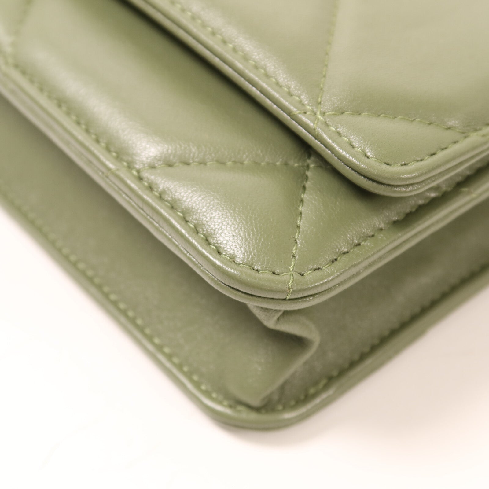 CHANEL 羊皮皮革Chanel 19 Wallet On Chain鏈帶肩背袋