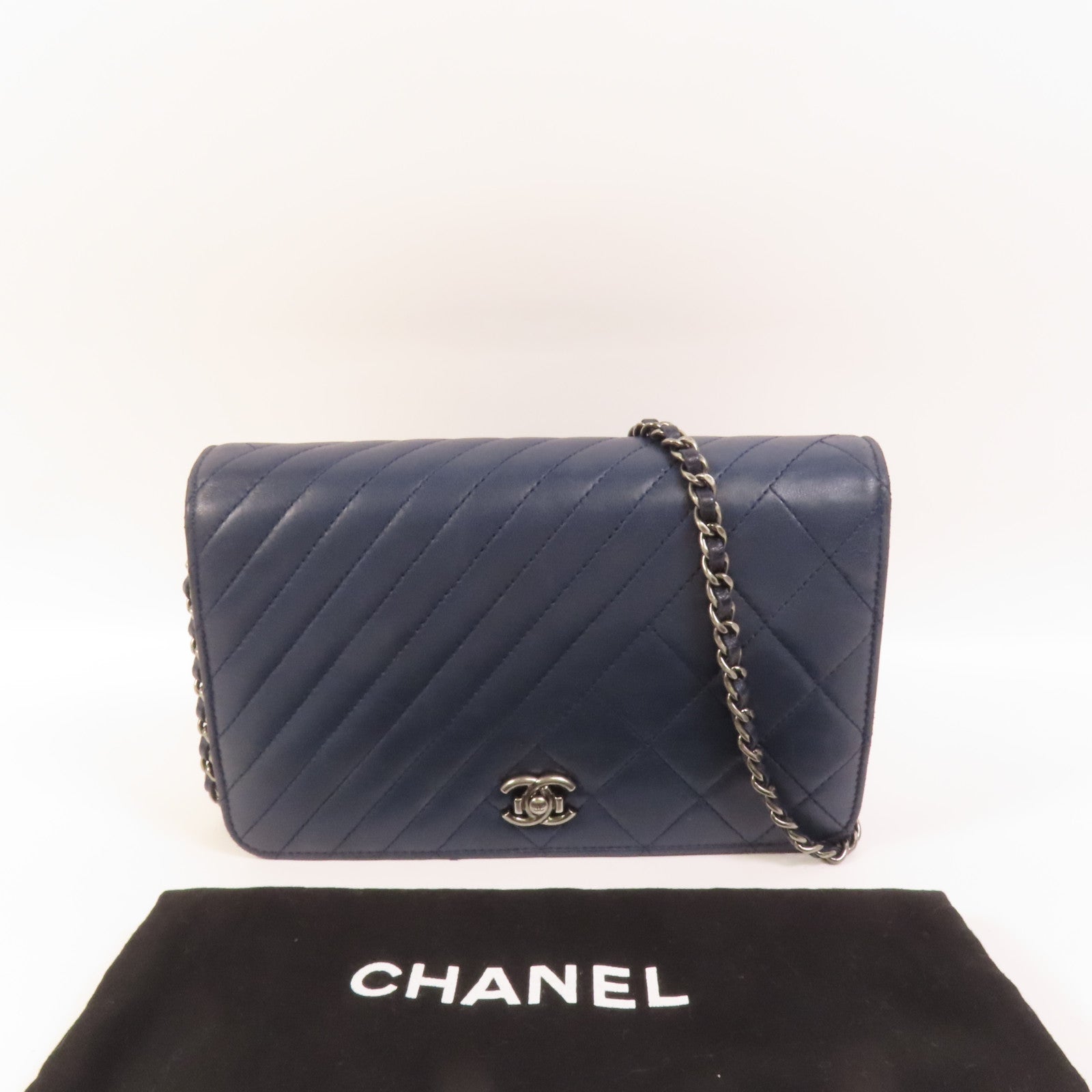 CHANEL 【激減優惠】羊皮皮革WOC Wallet On Chain銀扣鏈帶肩背袋
