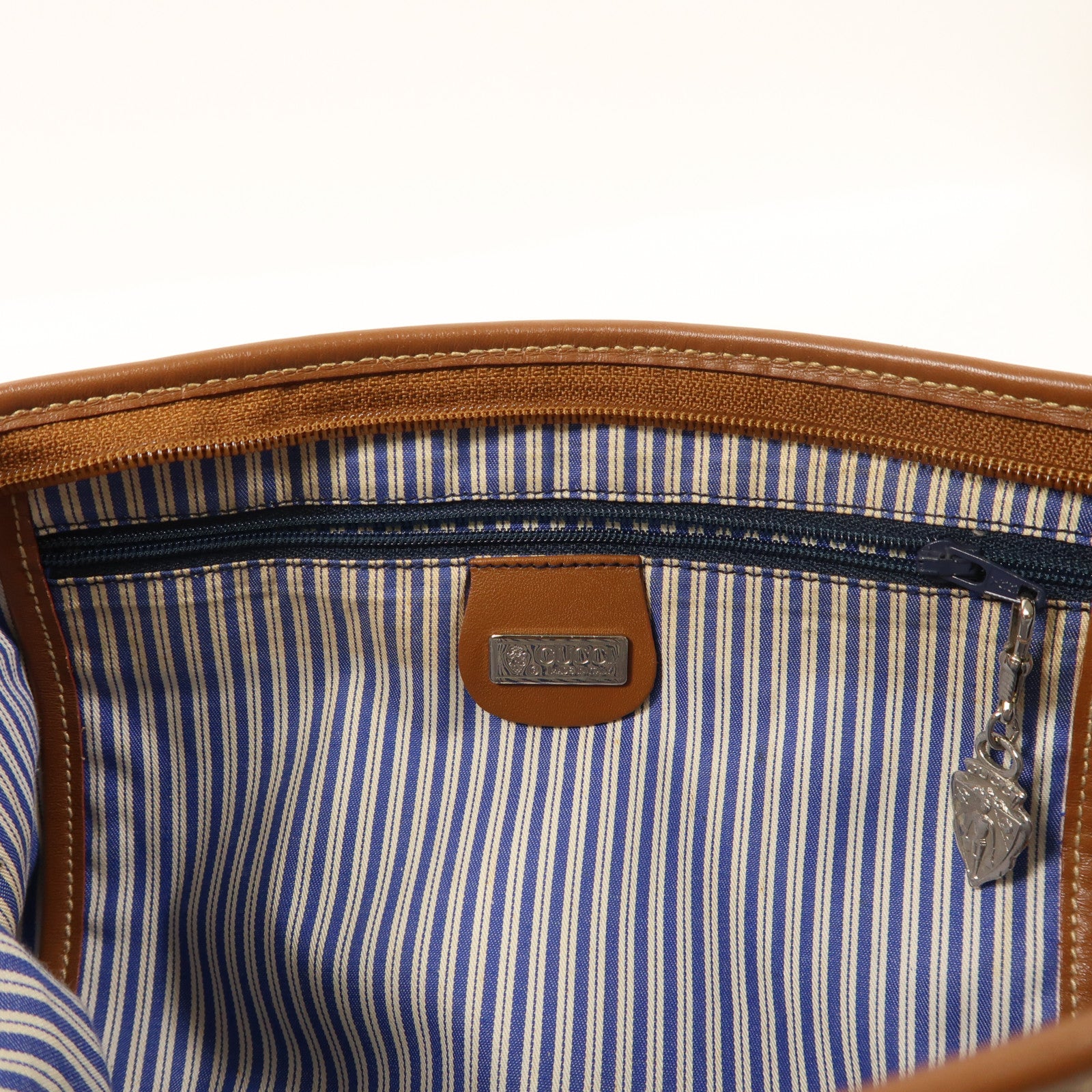 GUCCI 帆布Vintage Shoulder Bag銀扣肩背袋