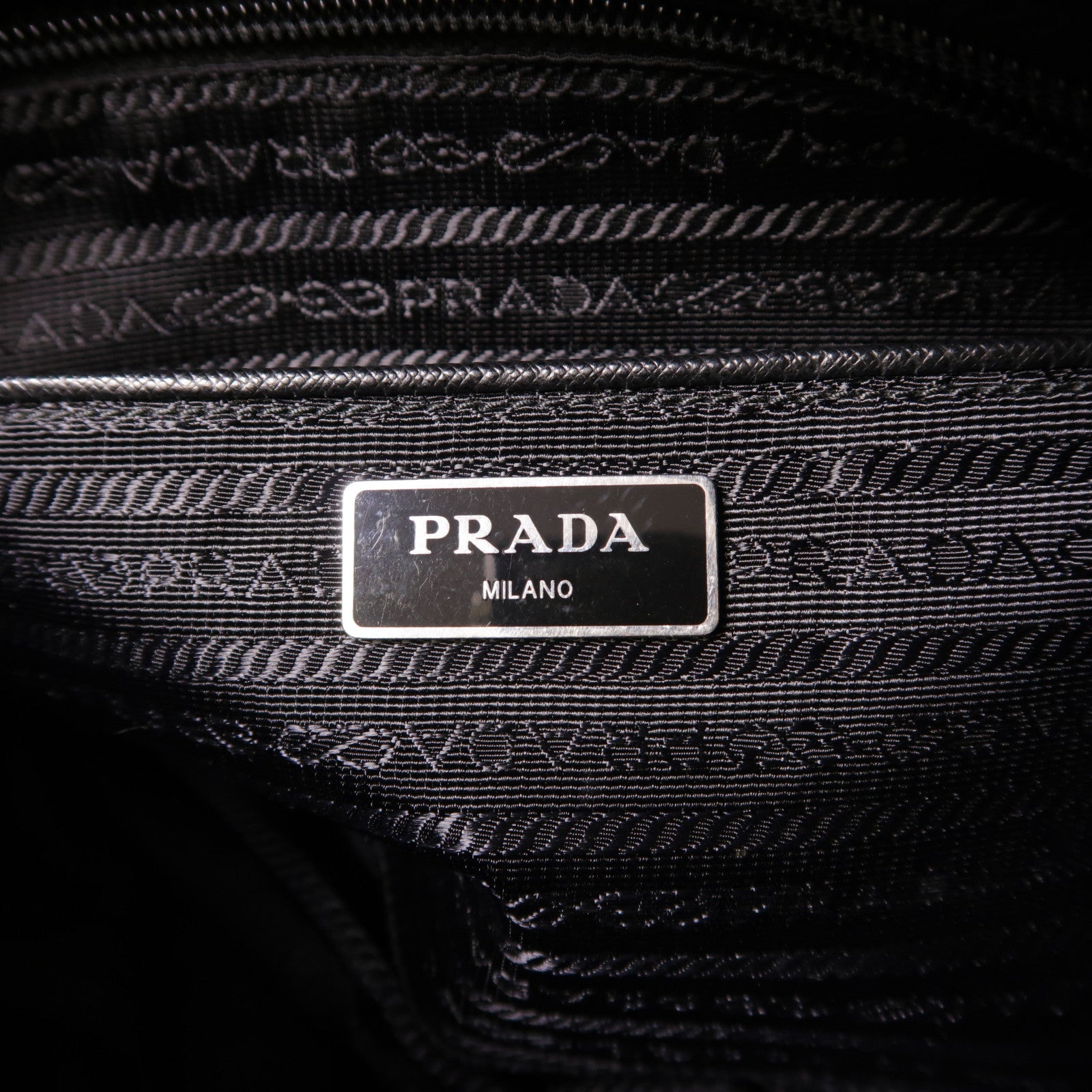 PRADA 尼龍Shoulder Bag銀扣肩背袋