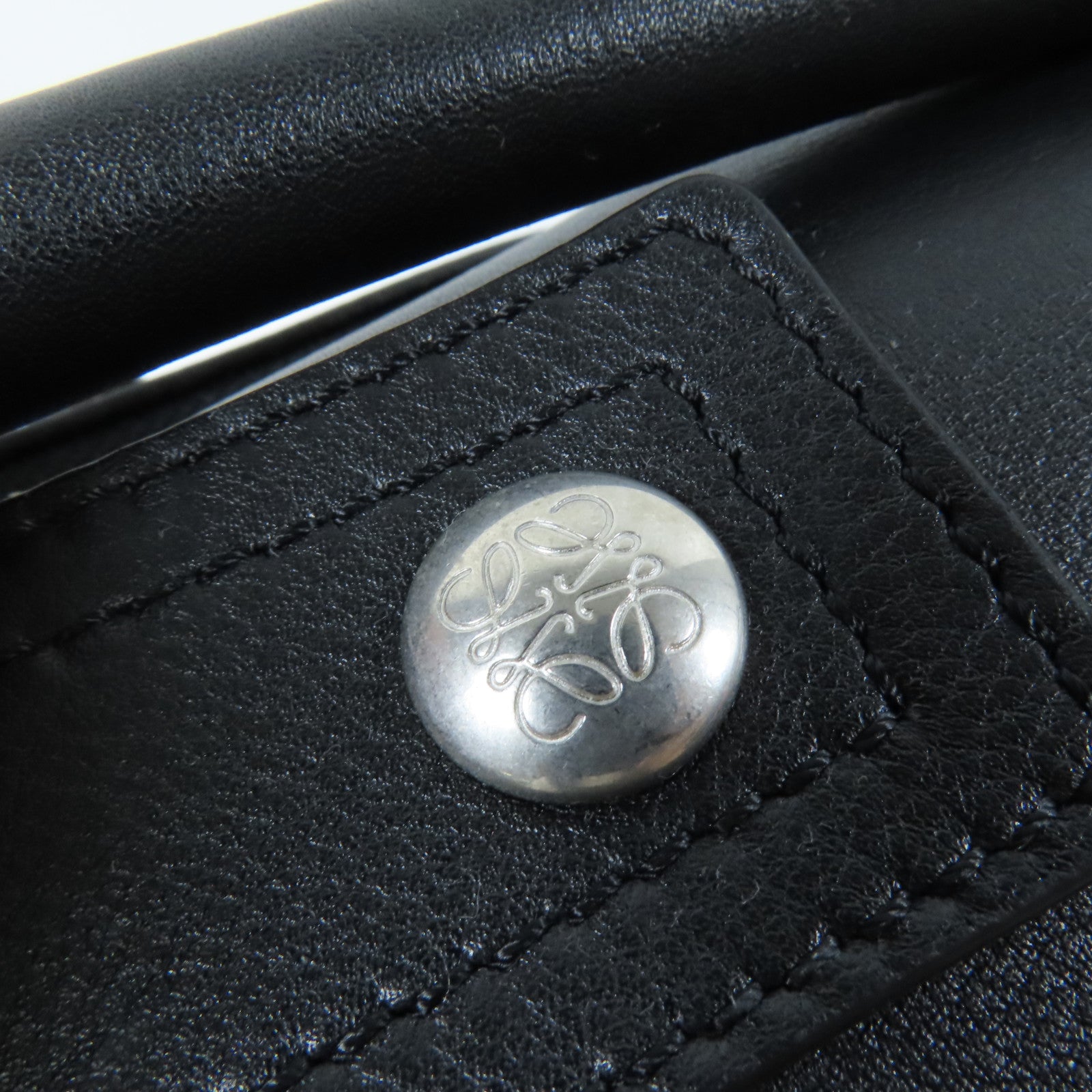 LOEWE 牛皮皮革Puzzle Biker Small銀扣手挽袋