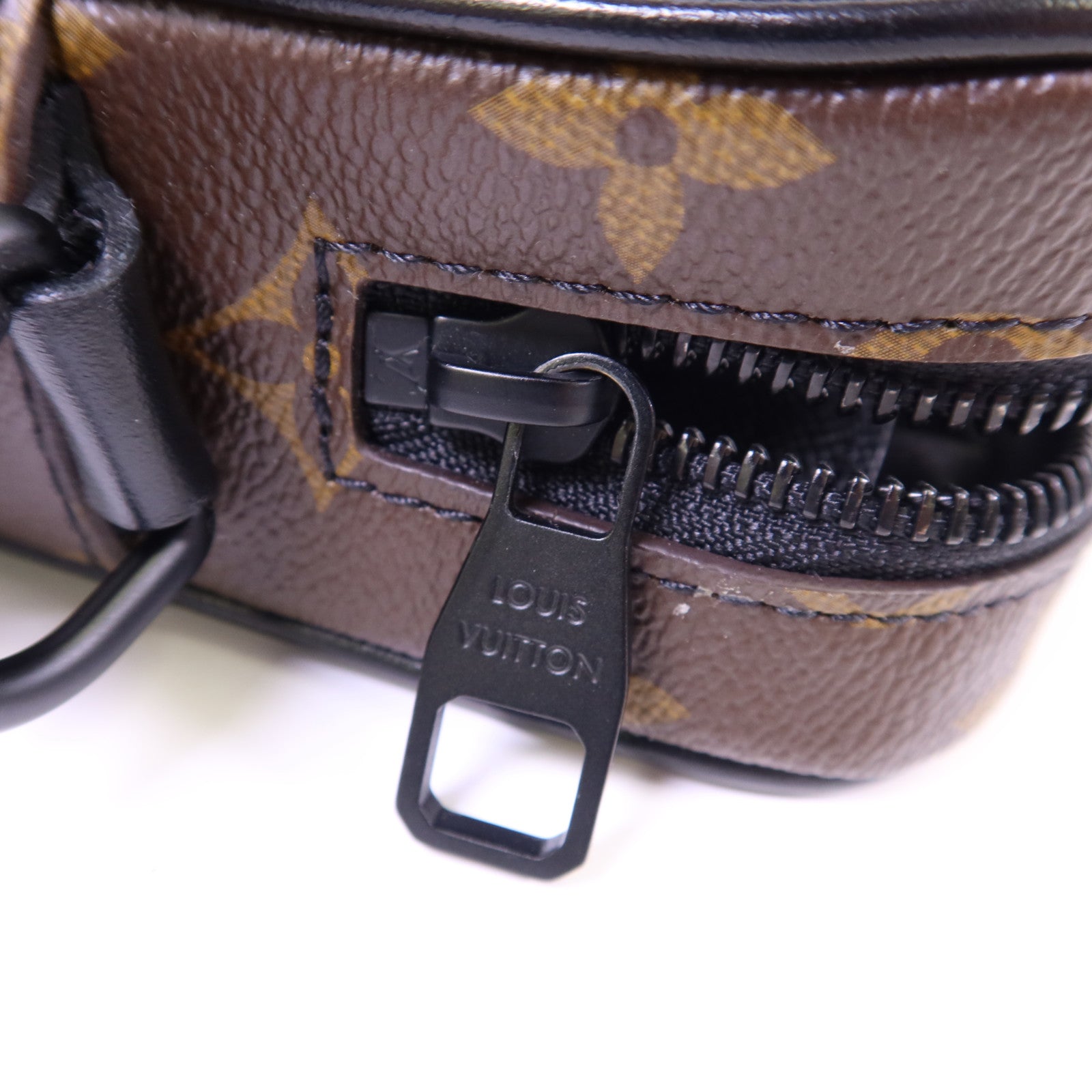 LOUIS VUITTON Monogram Macassar Christopher Wearable Wallet肩背袋